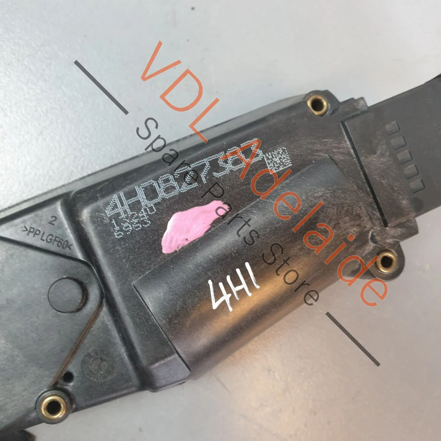 Audi A8 4H Striker Plate Latch Catch for Auto Close Boot Tailgate 4H0827383A - Image 4
