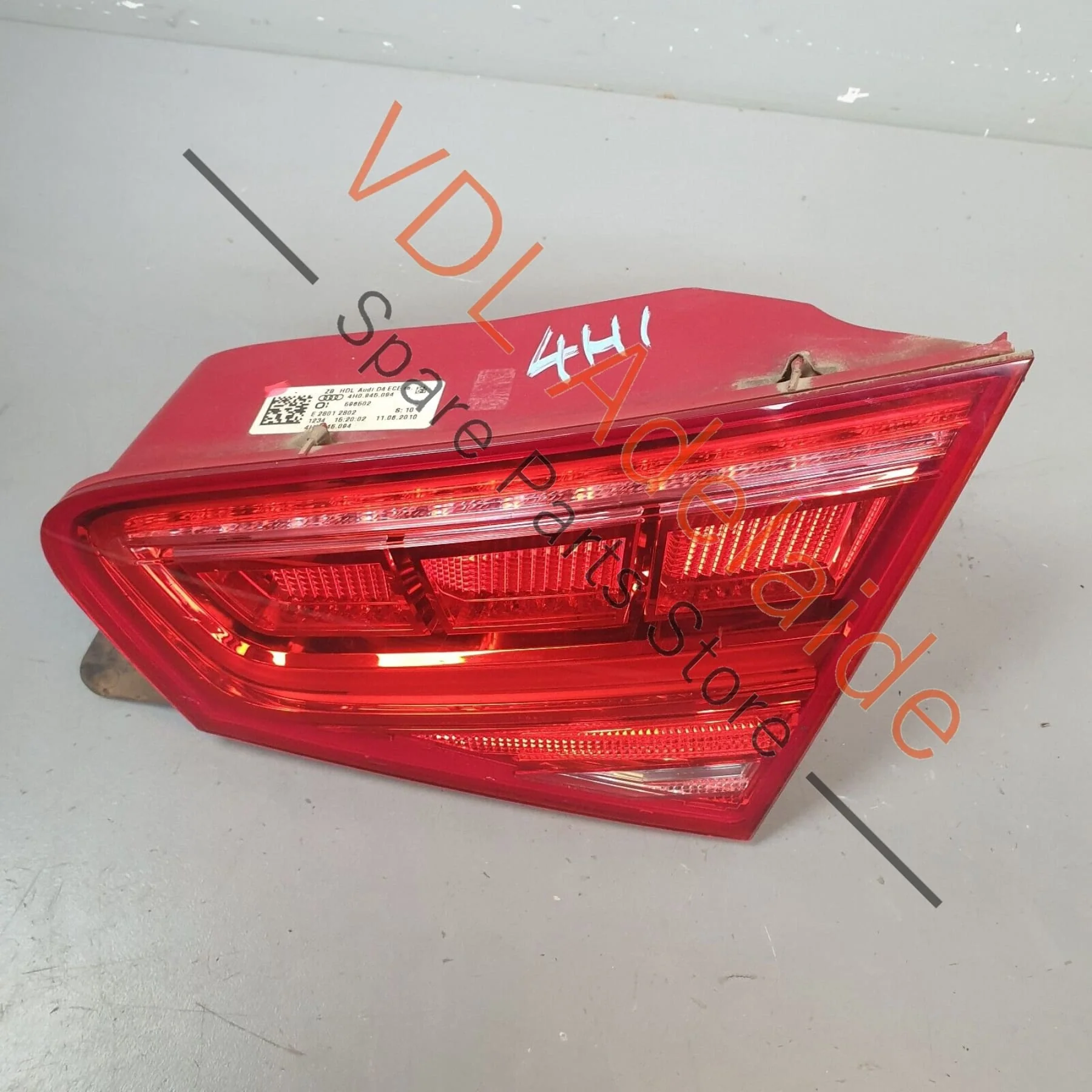 Audi A8 4H Right Side Inner LED Tail Light 4H0945094 - Image 3