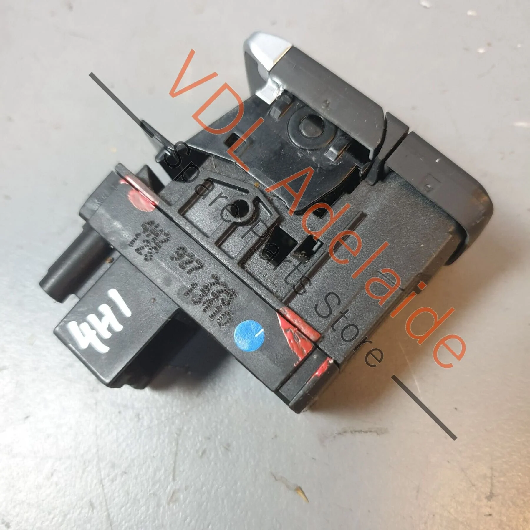Audi A8 S8 4H Centre Dash Switch Button for Handbrake Park Brake EPB 4H2927225B - Image 4