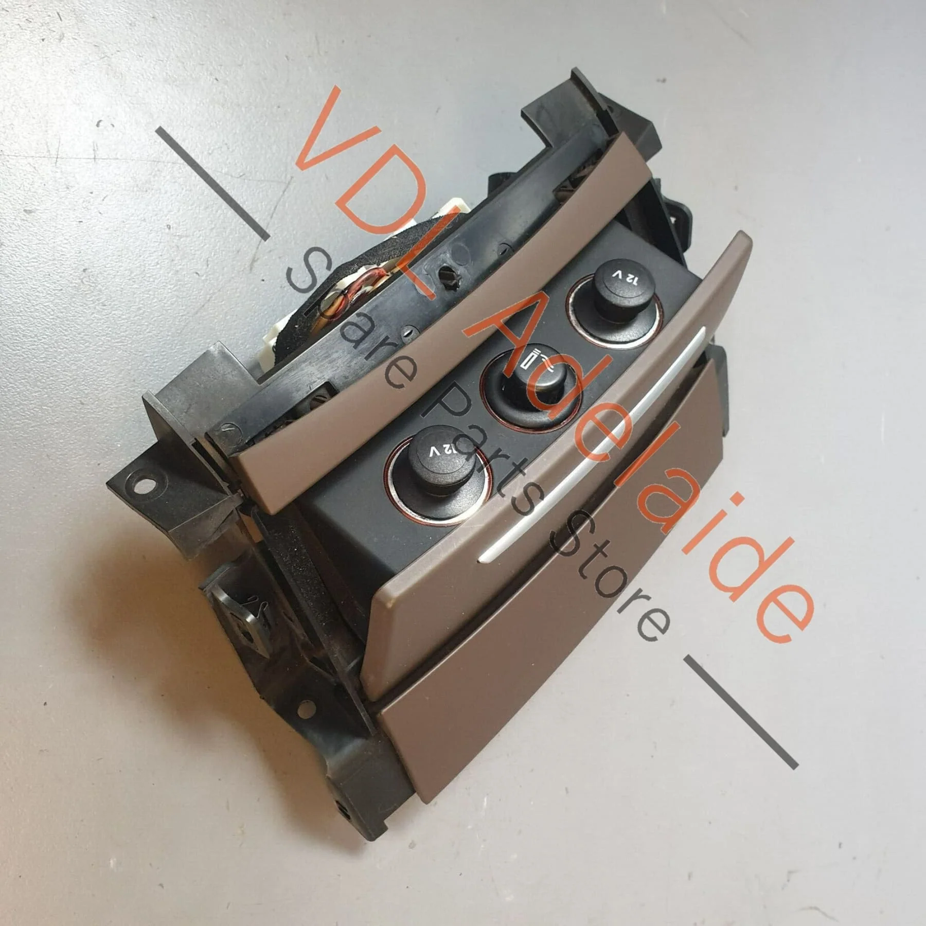 Audi A8 4H Rear Passenger Triple 12V Socket Lighter Flip Open Cabinet 4H0864051B - Image 2