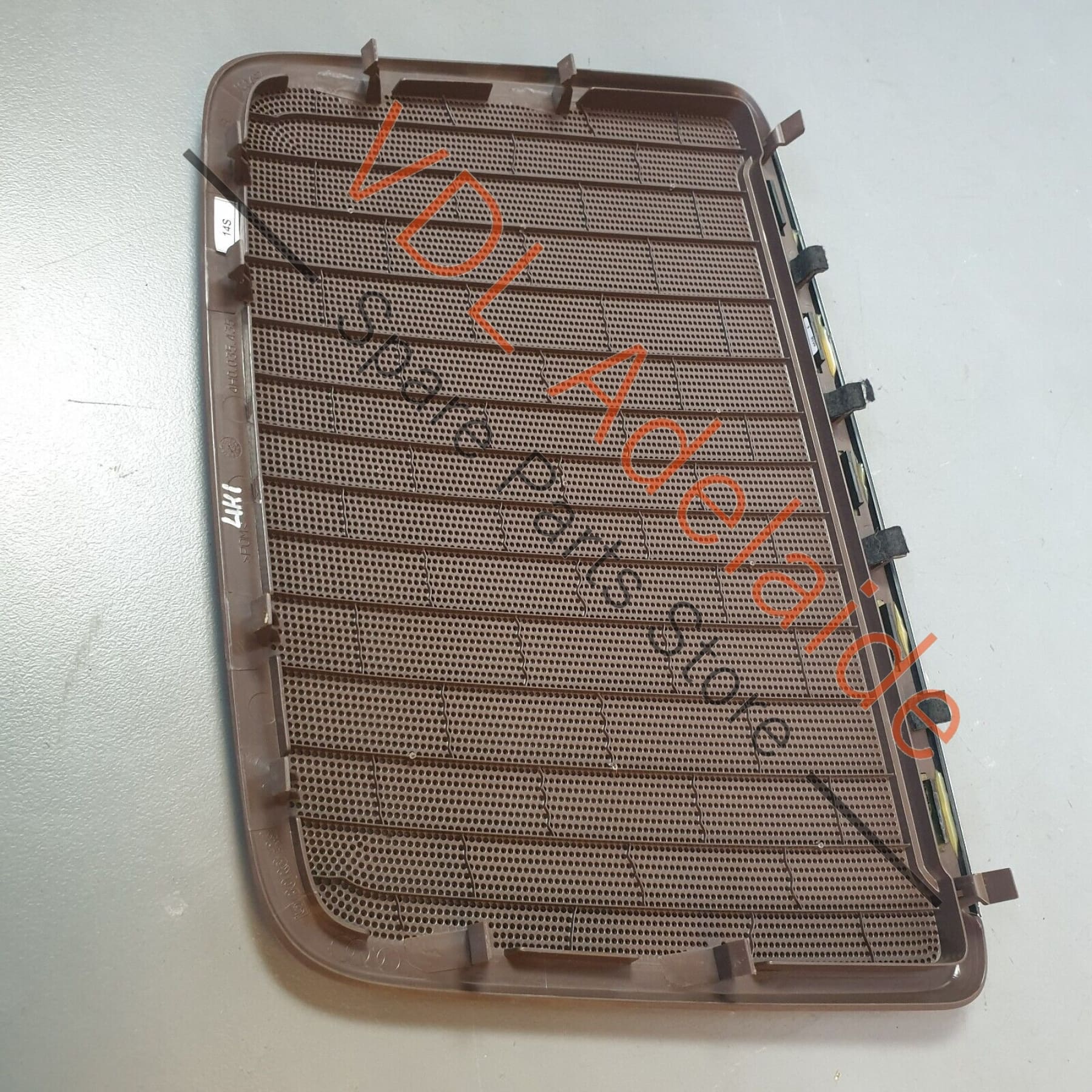 Audi A8 4H Rear Parcel Tray Speaker Cover Trim Bass Middle Centre 4H0035435B DC1 - Image 5