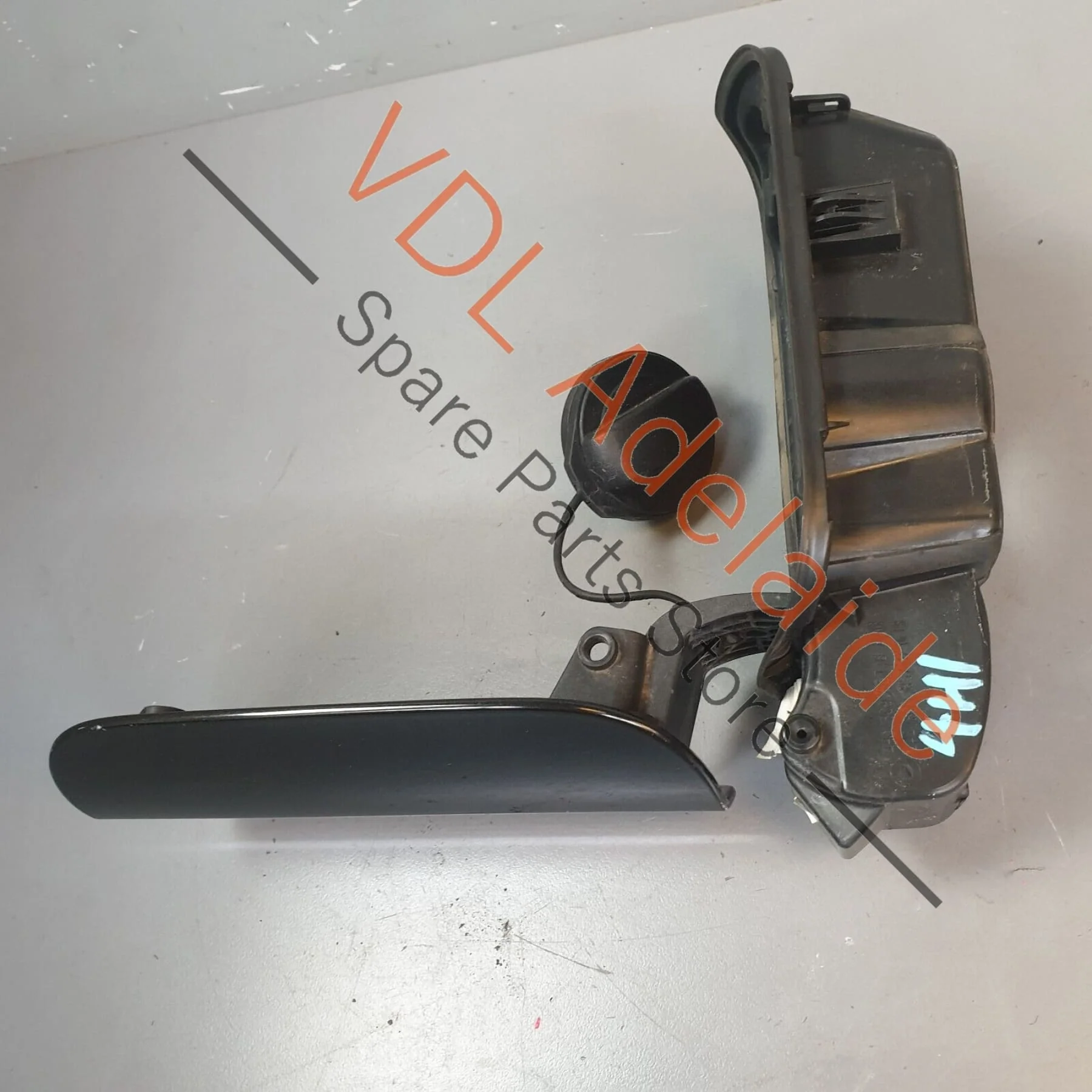 Audi A8 4H Fuel Filler Door Flap 4J4J Havanna Black 4H0809857B - Image 6