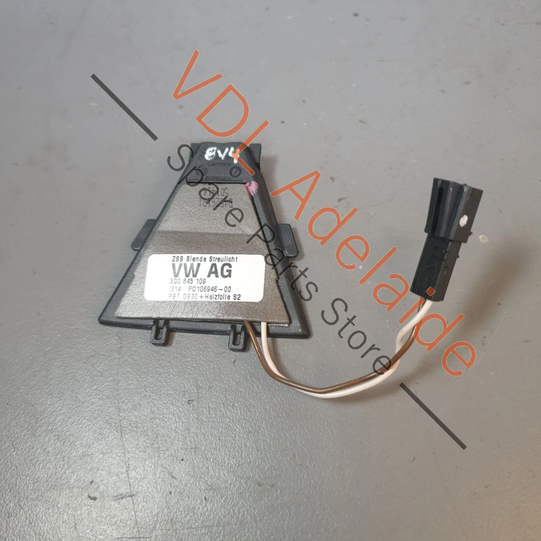 Audi A3 S3 RS3 8V Windscreen Mounted Camera Trim 8W0972575 - Image 3