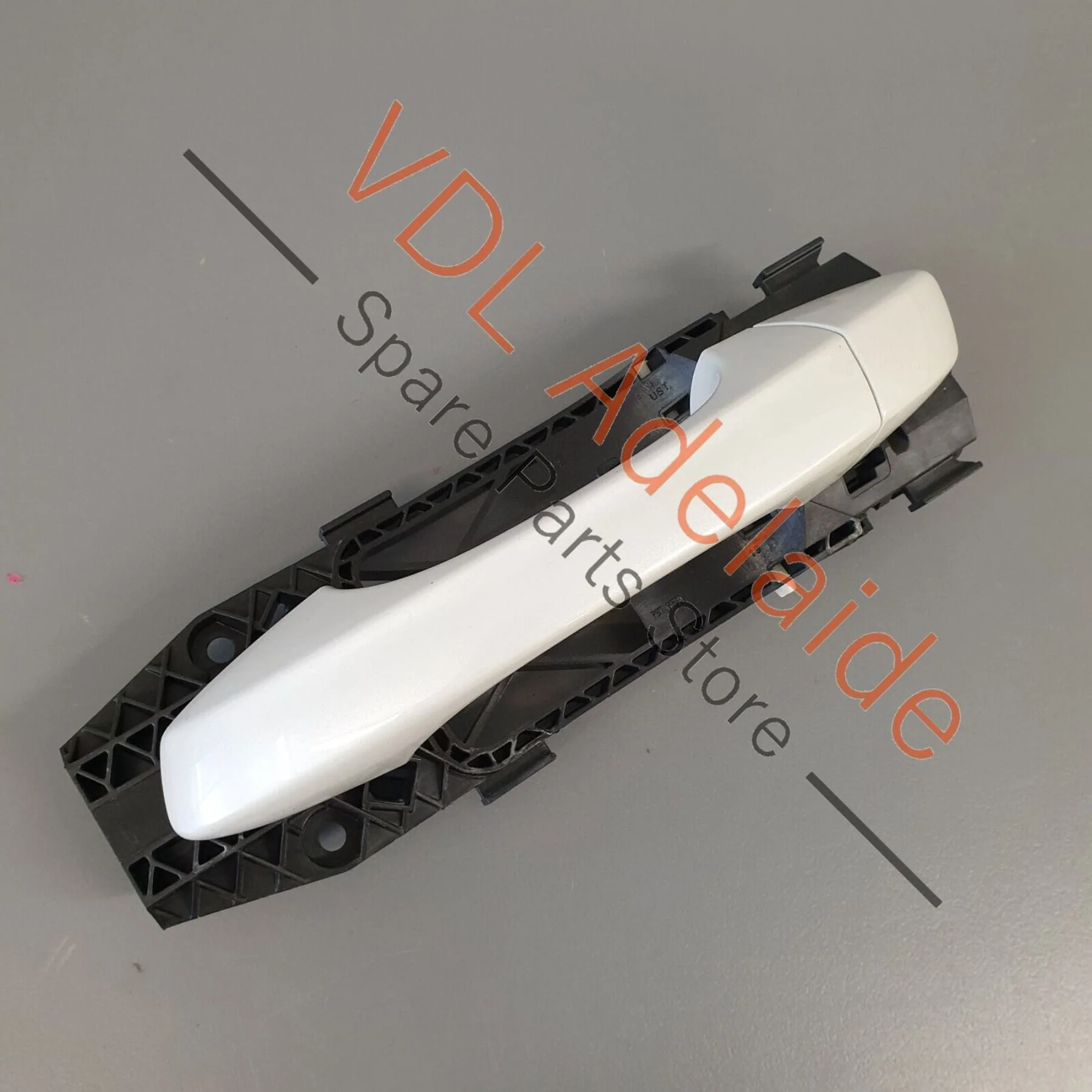 VW Golf R MK7 Rear Left Exterior Door Handle Oryxweiss Perleffekt 0K1