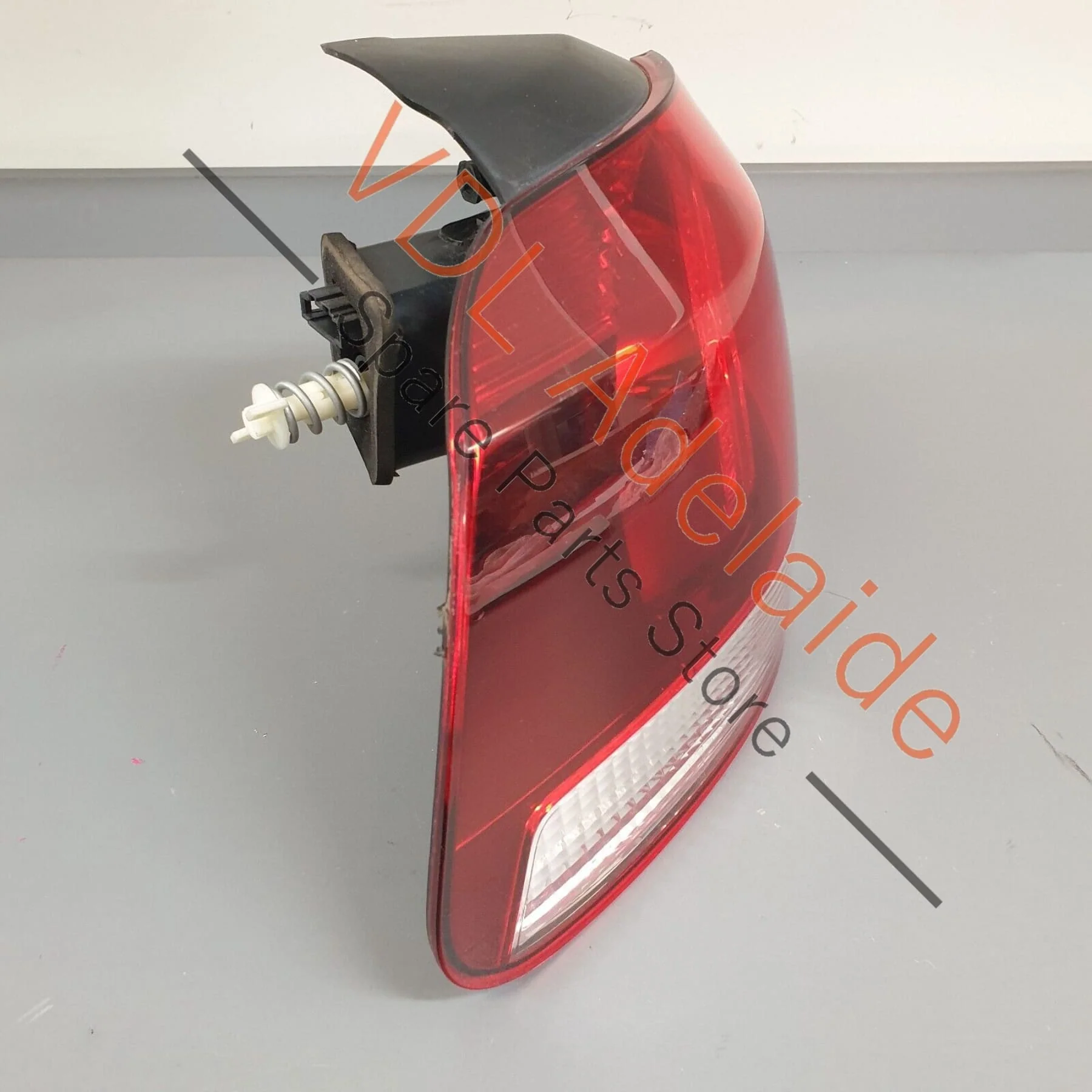 Volkswagen VW Golf Mk6 GTi Genuine OEM Outer Tail Light Left LHS 5K0945095M - Image 3