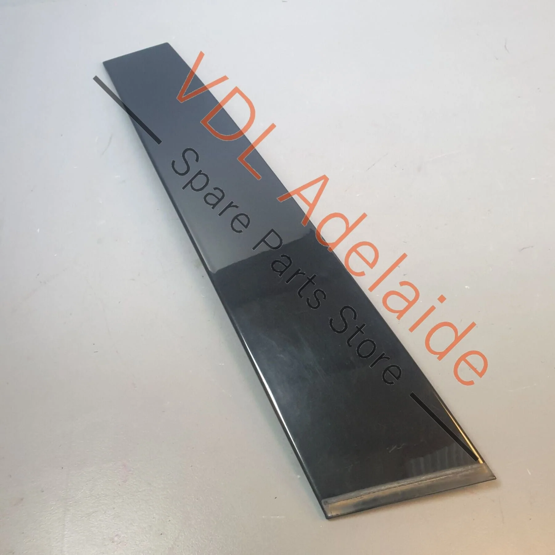 VW Golf MK5 R32 Right Side B Pillar Exterior Door Frame Moulding for 2dr Models