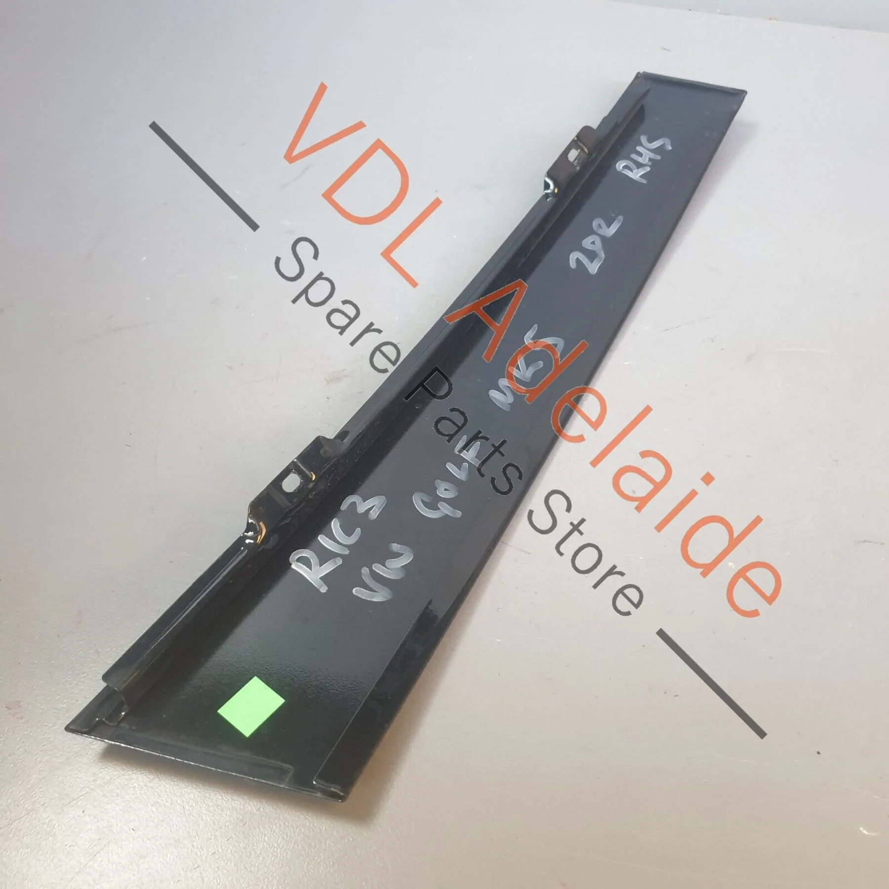 VW Golf MK5 R32 Right Side B Pillar Exterior Door Frame Moulding for 2dr Models - Image 6