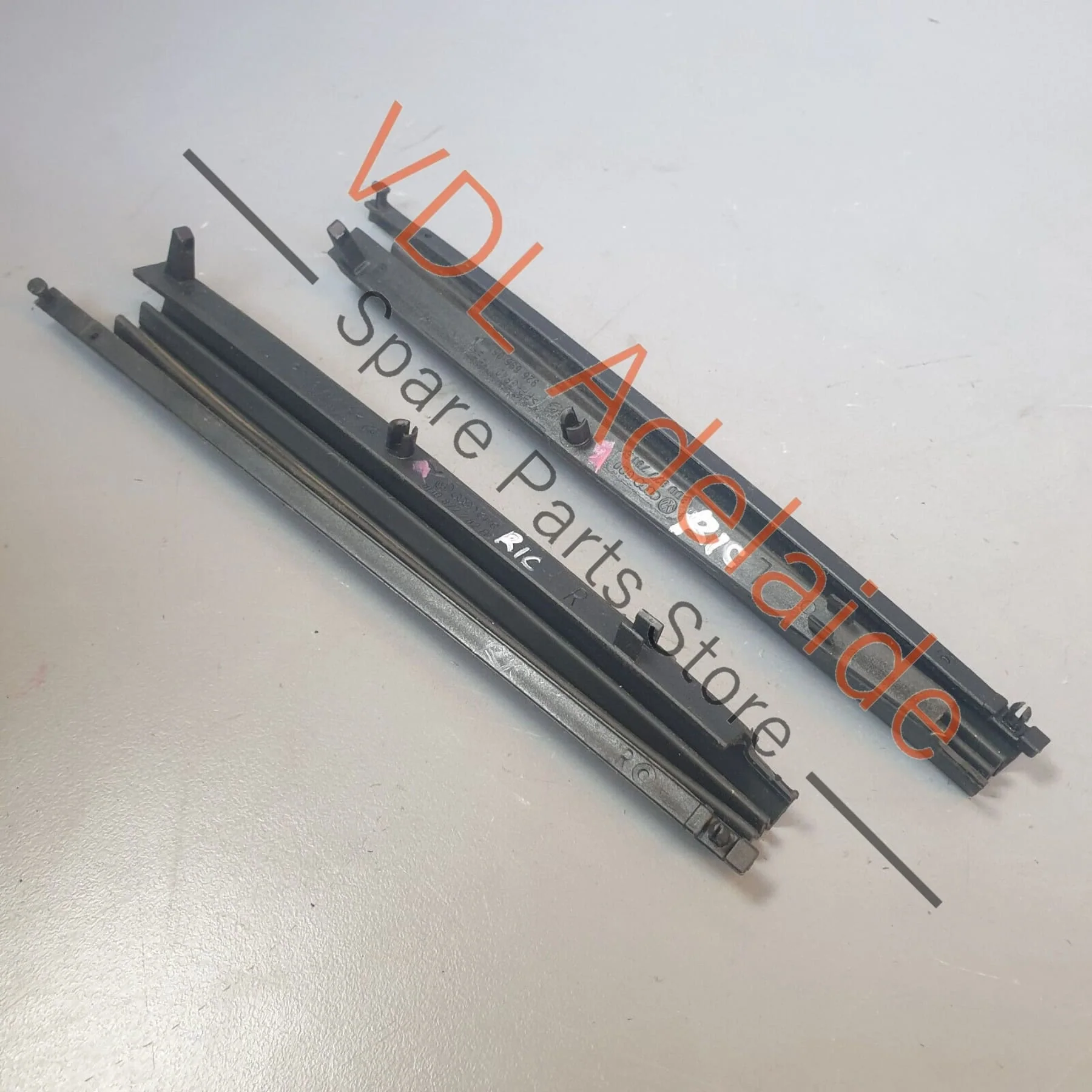 VW Golf MK5 R32 Pair of Rubber Sunroof Bellows 8D0877781B 8D0877782B - Image 8
