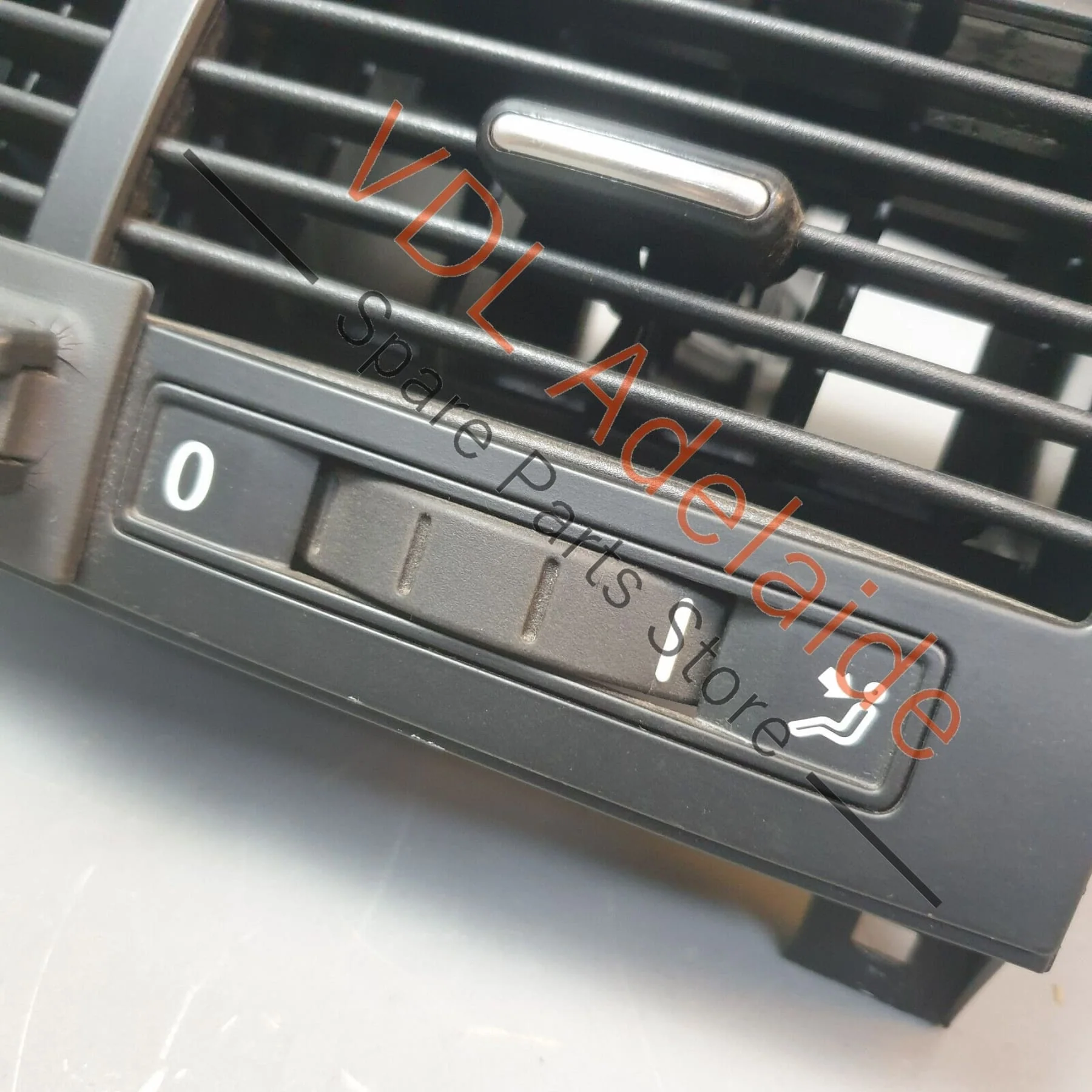 VW Touareg V10 7L Centre Dash AC Air Vent 7L6819727AH - Image 5