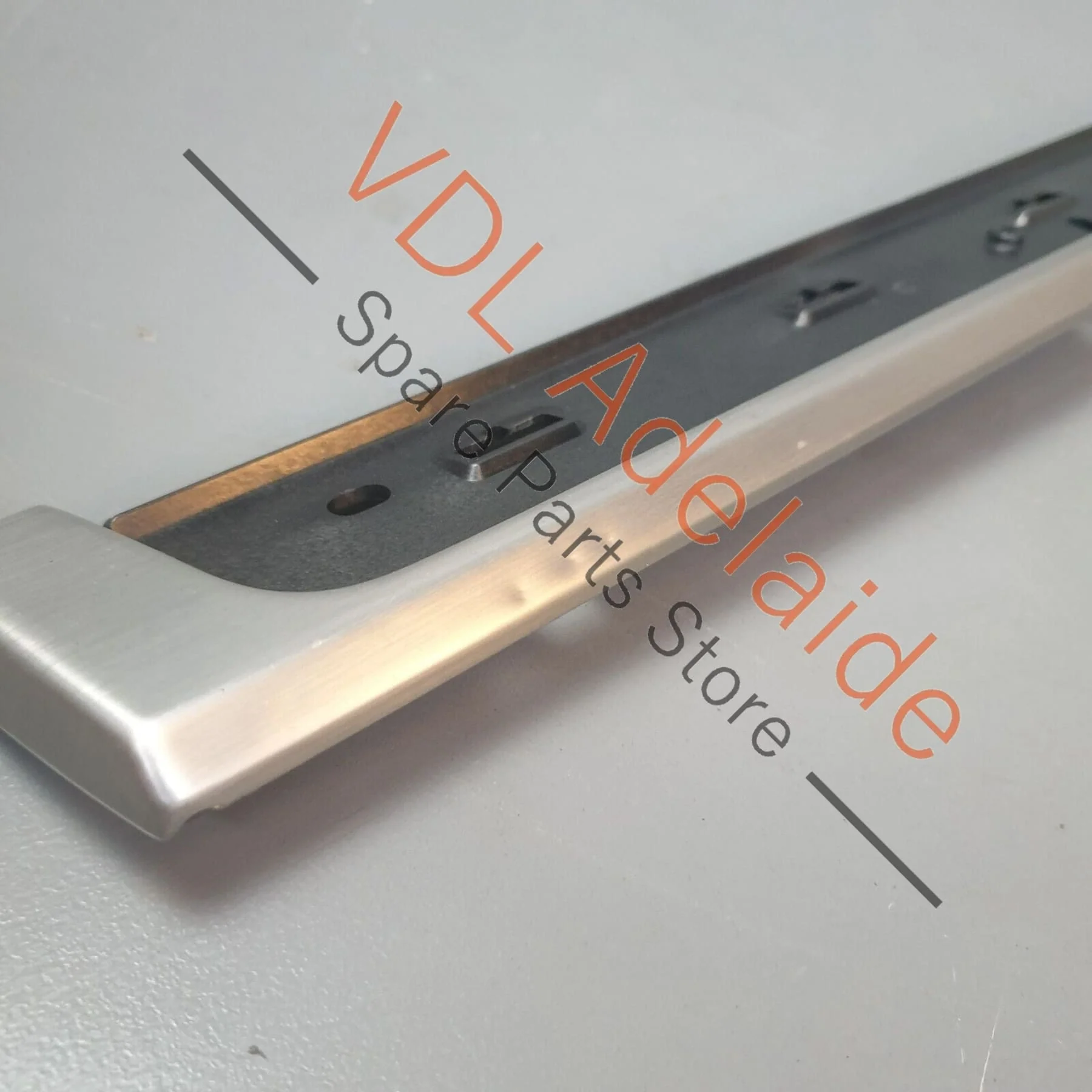 VW Touareg V10 7L Rear Left Door Trim Insert Brushed Aluminium 7L6868085F - Image 6