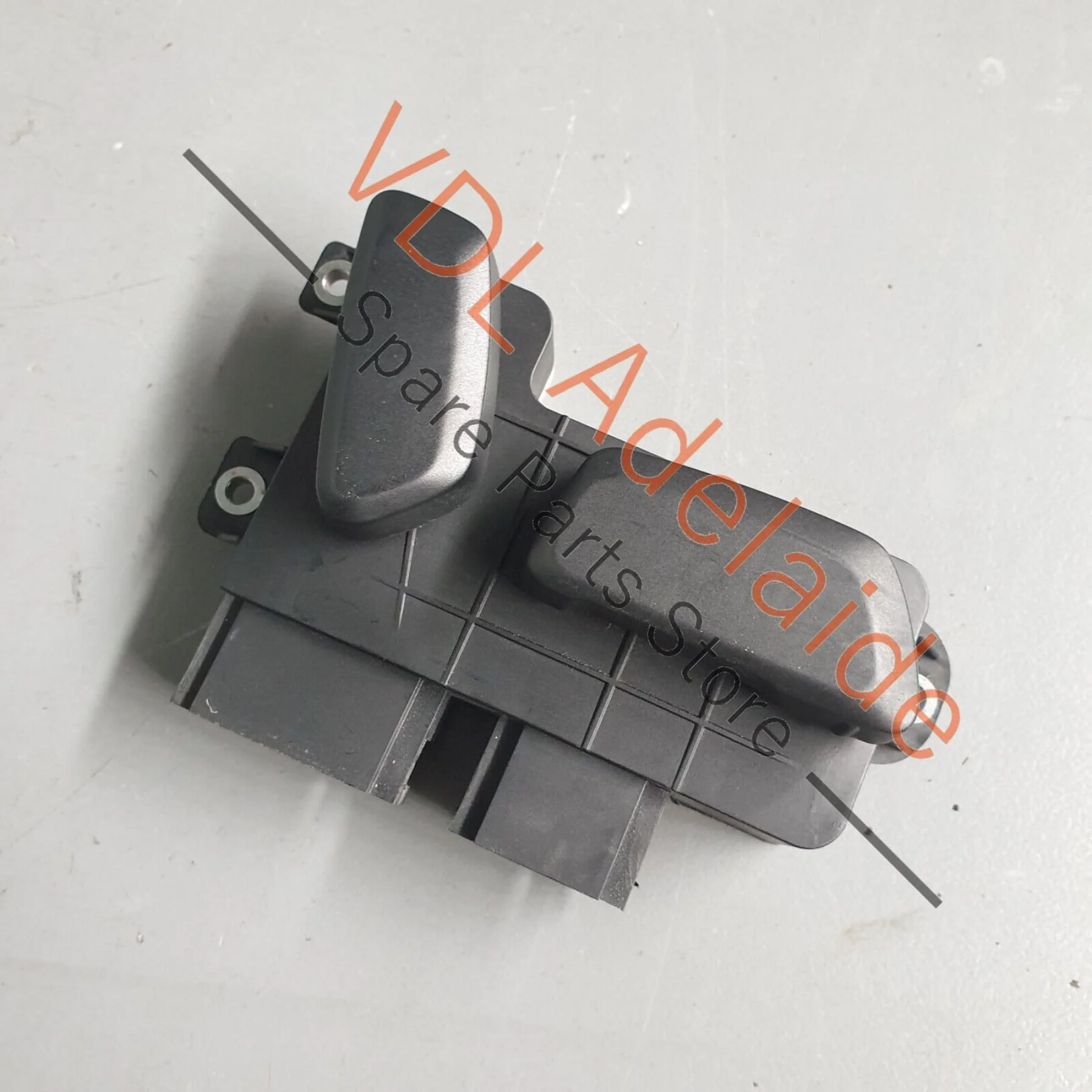 VW R36 Passat 3C B6 OEM Front Right Electric Seat Adjustment Switch 1Z0959748
