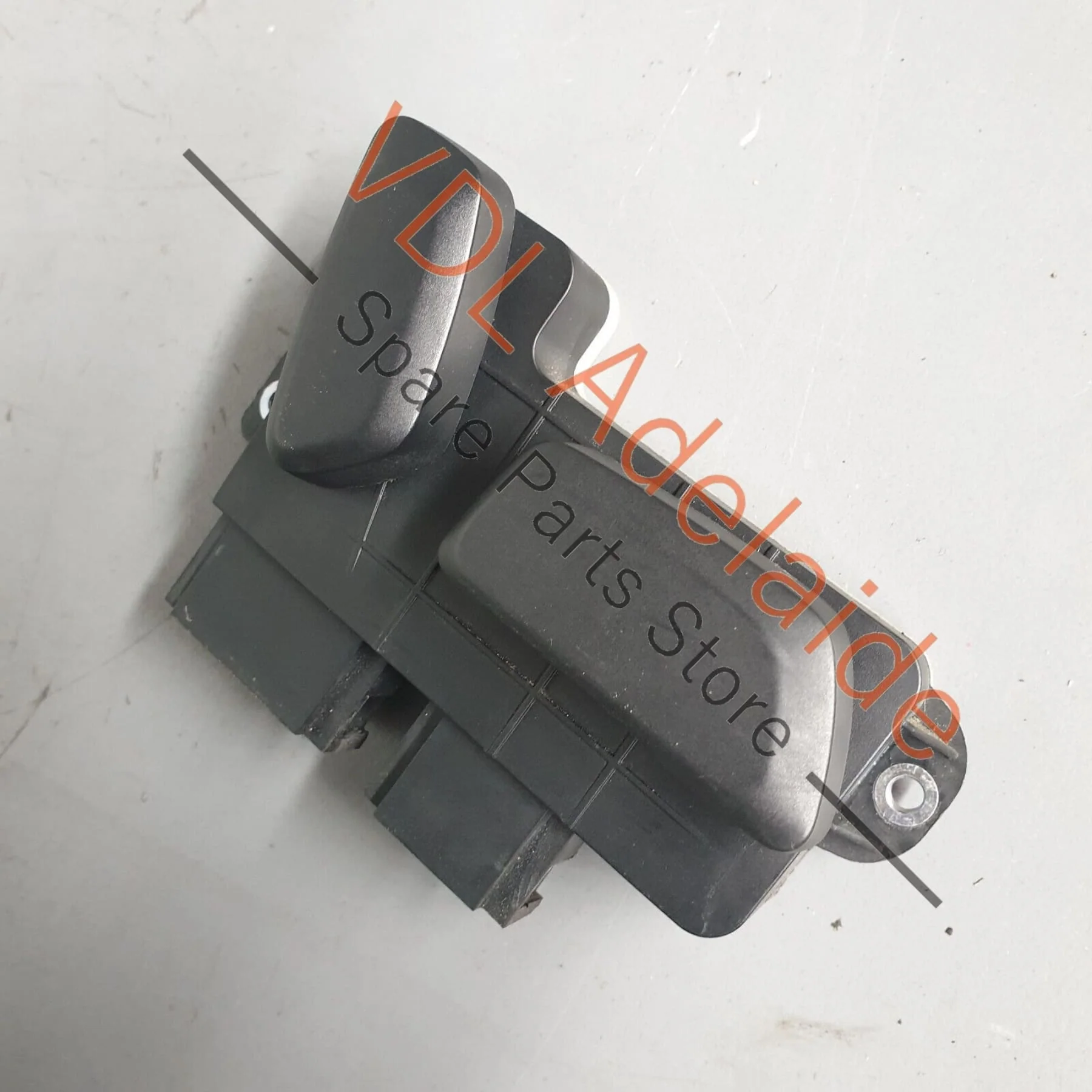 VW R36 Passat 3C B6 OEM Front Right Electric Seat Adjustment Switch 1Z0959748 - Image 5
