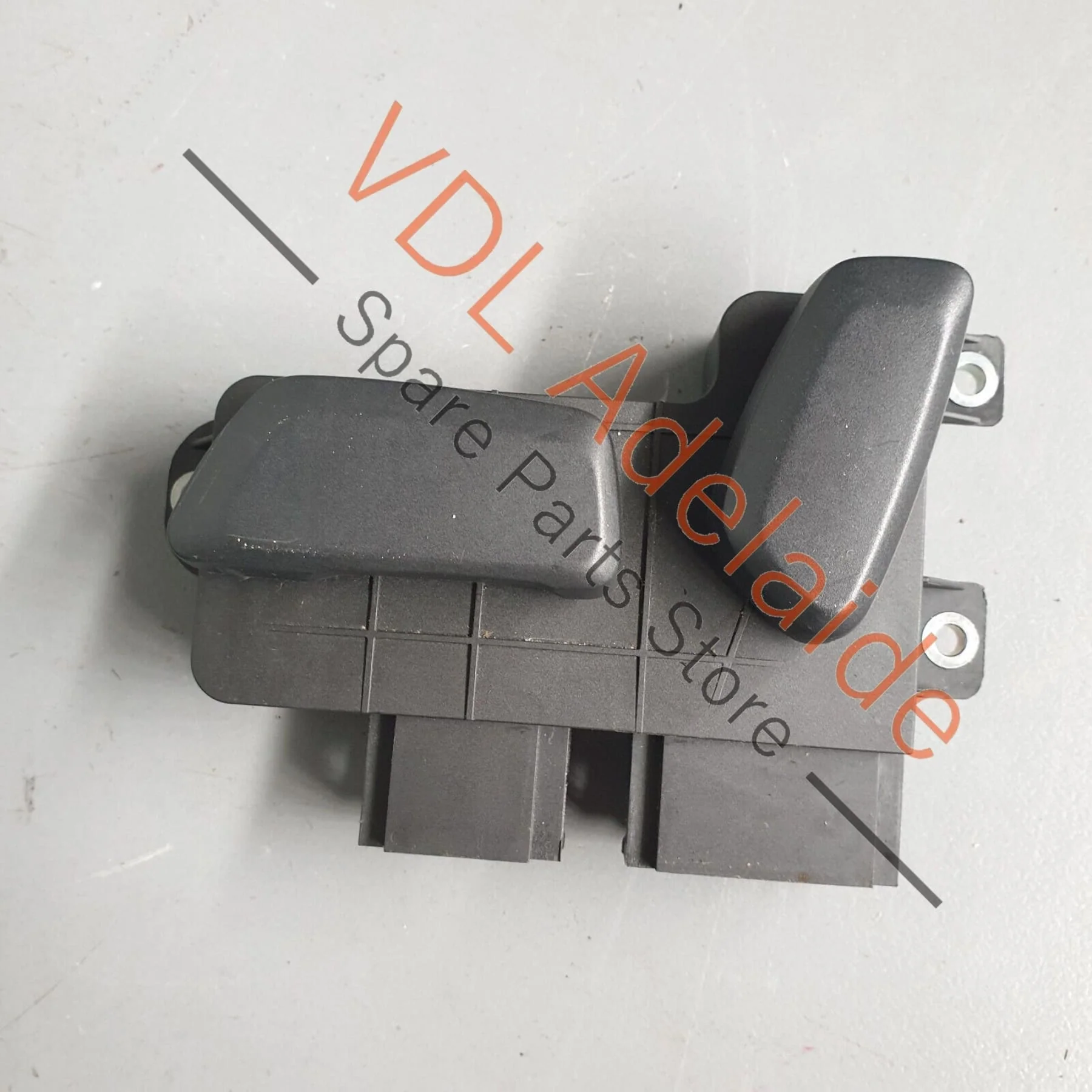 VW R36 Passat 3C B6 OEM Front Left Electric Seat Adjustment Switch 8E0959747A