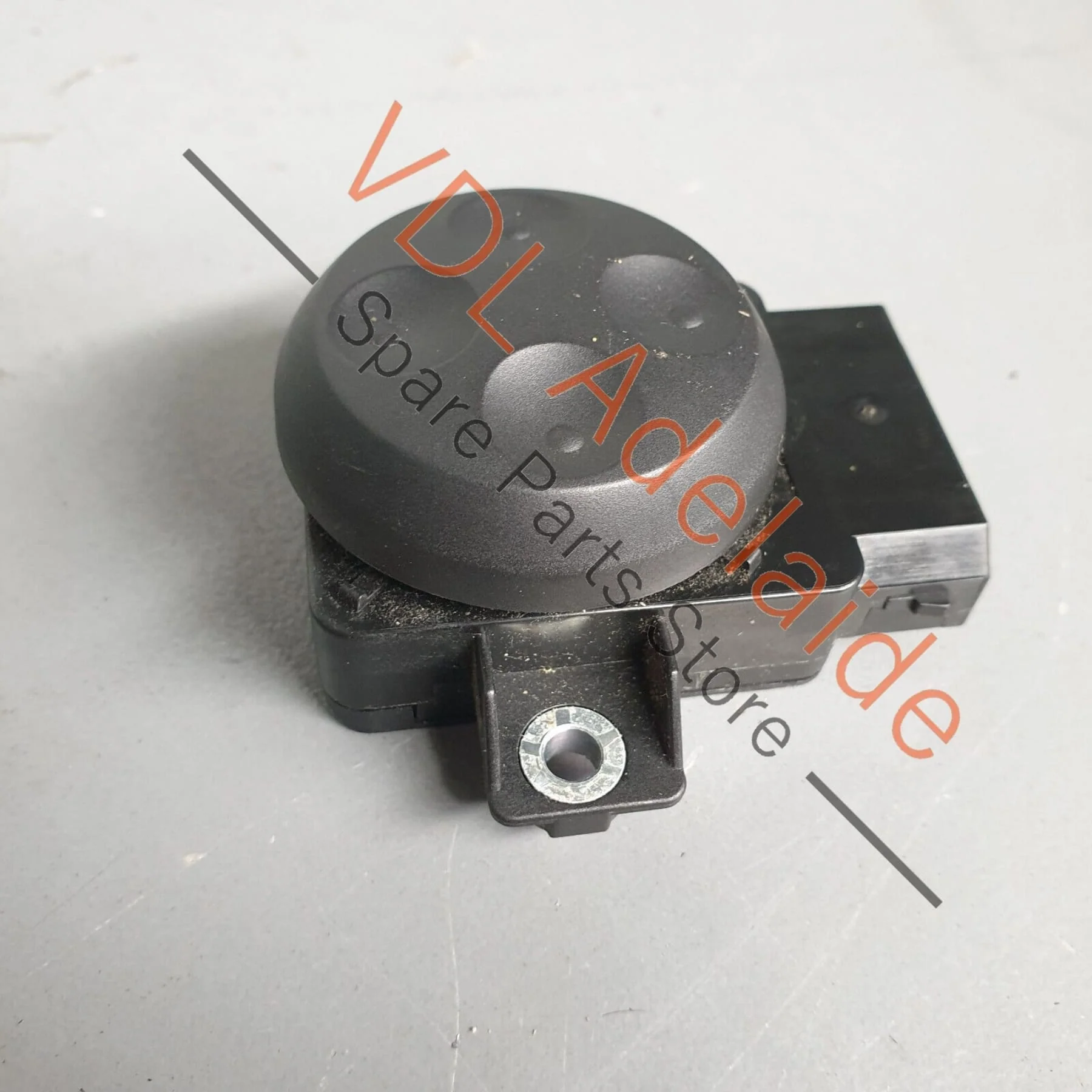 VW R36 Passat 3C B6 OEM Front Electric Seat Lumbar Support Switch 8E0959777B - Image 2