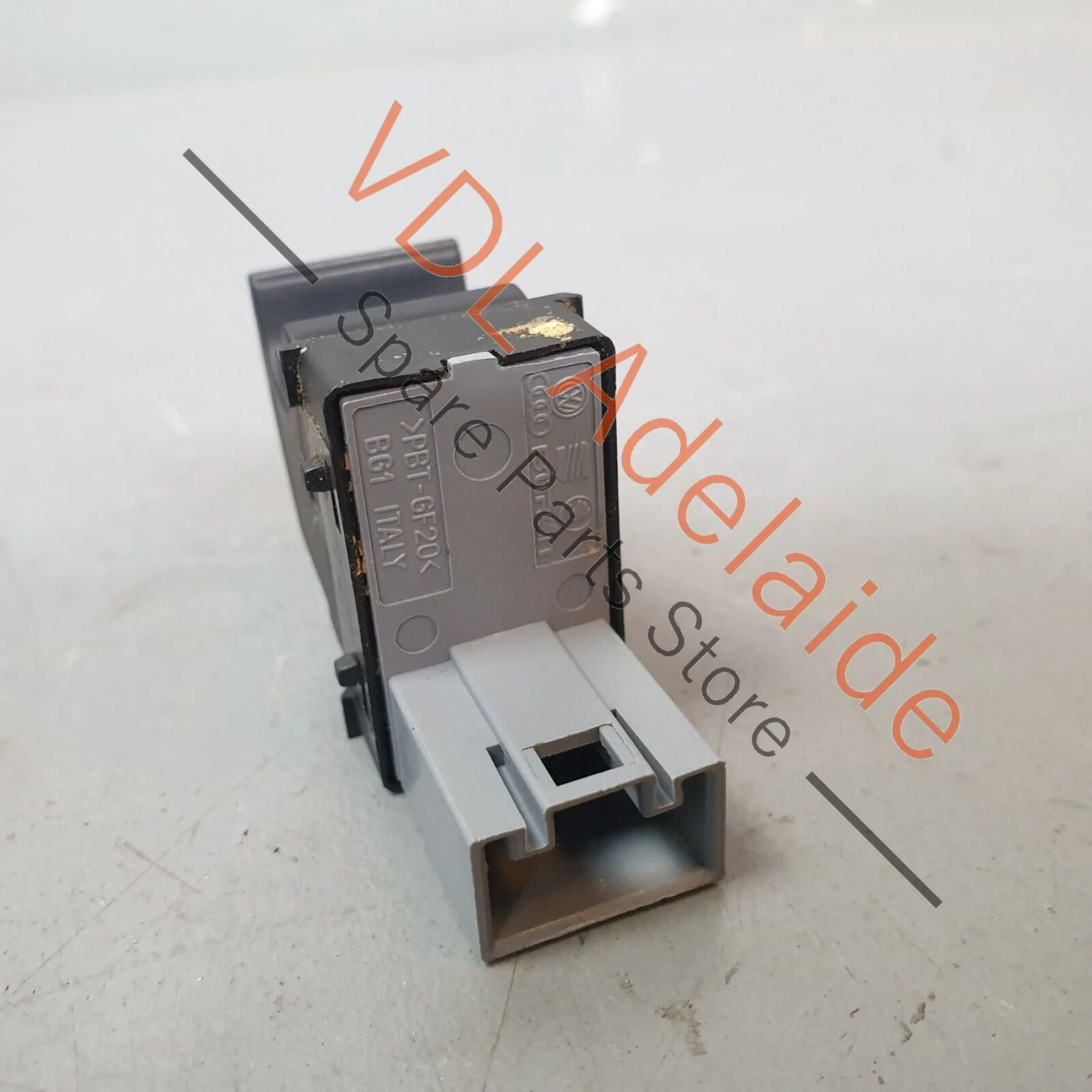 VW R36 Passat 3C B6 Switch for Electric Window Regulator 7L6959855B 4-PIN - Image 9