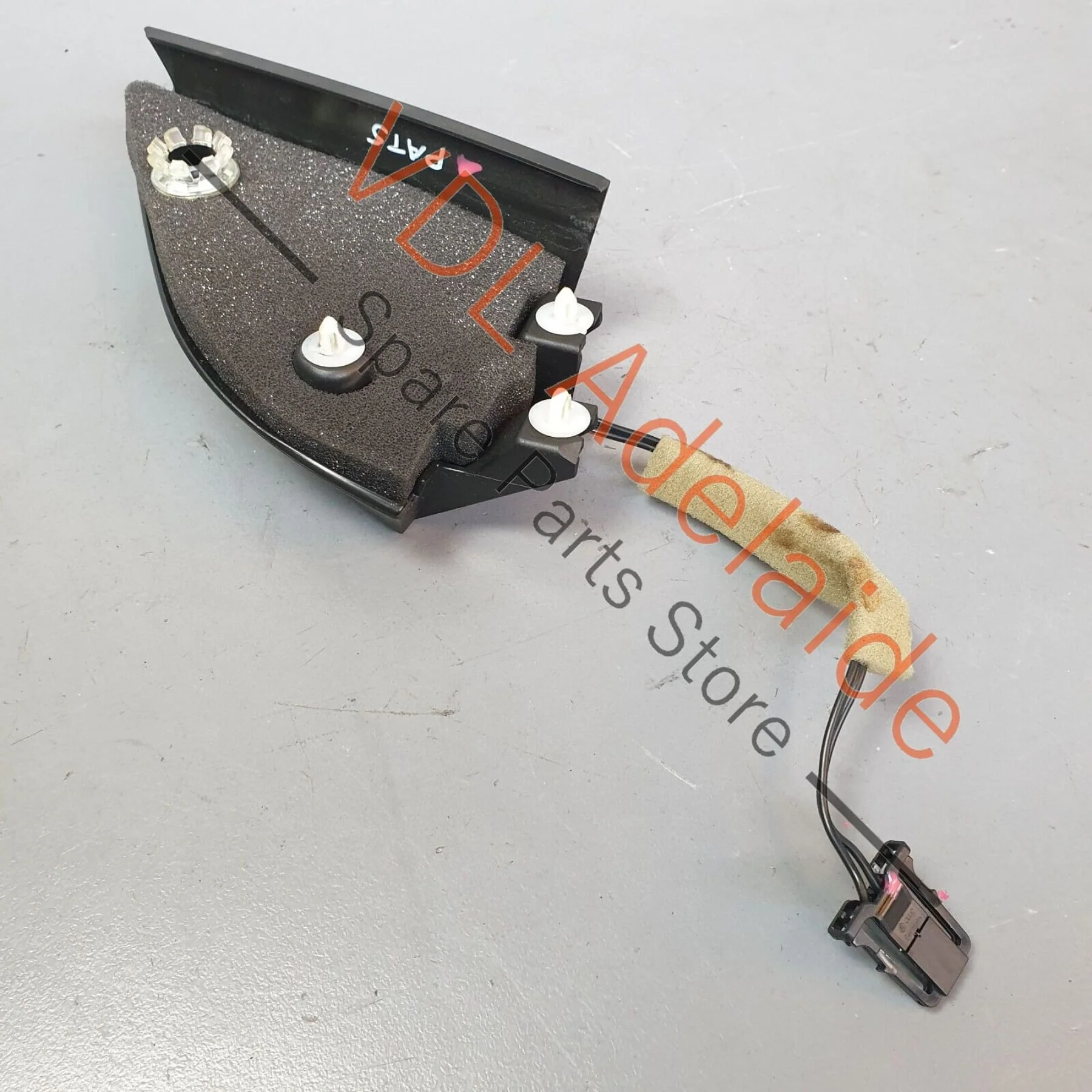 VW R36 Passat 3C B6 Left Door Trim Cover With Loudspeaker 3C0837973E - Image 3