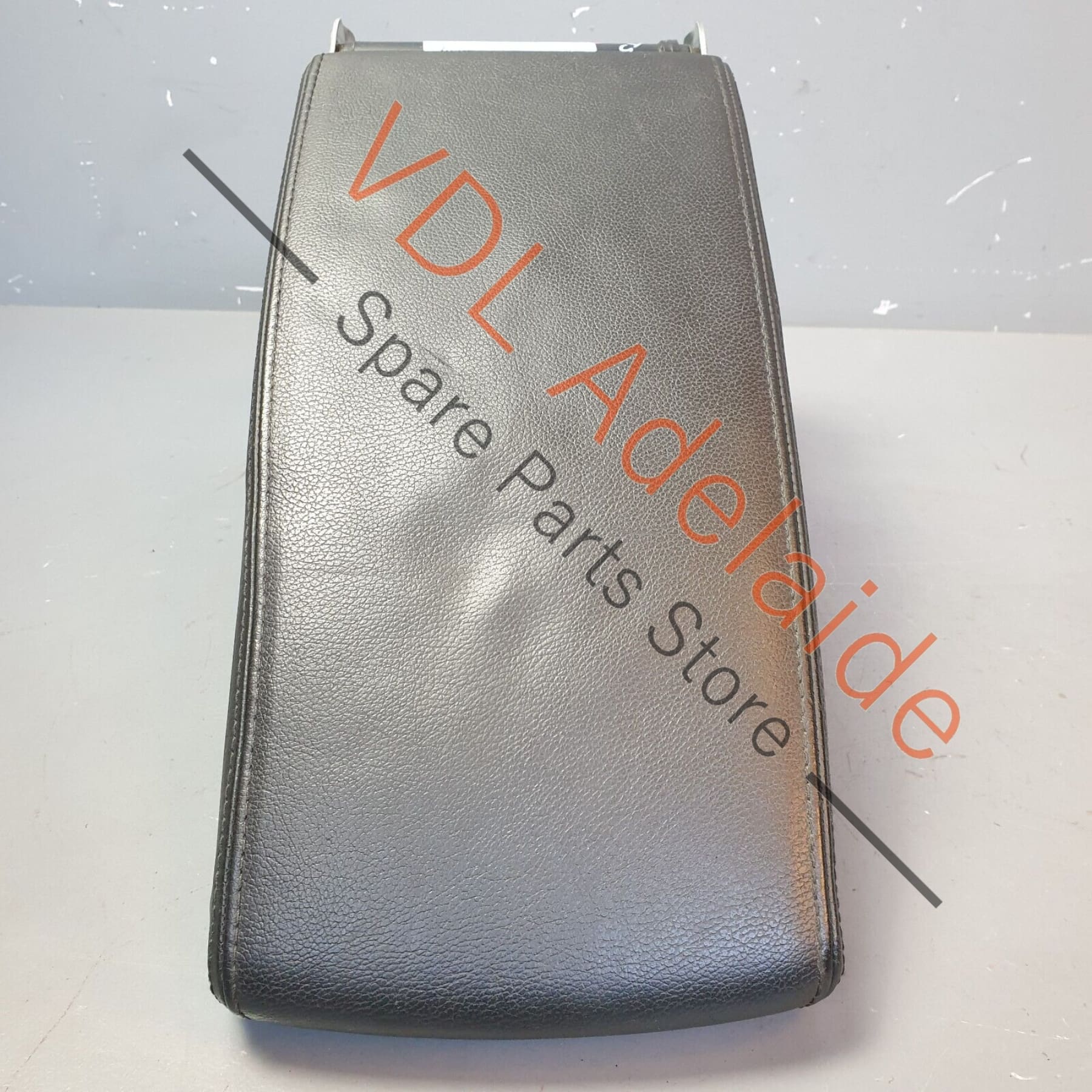 VW R36 Passat 3C B6 Centre Console Lid Armrest Cover Leather 3C0864211B - Image 5