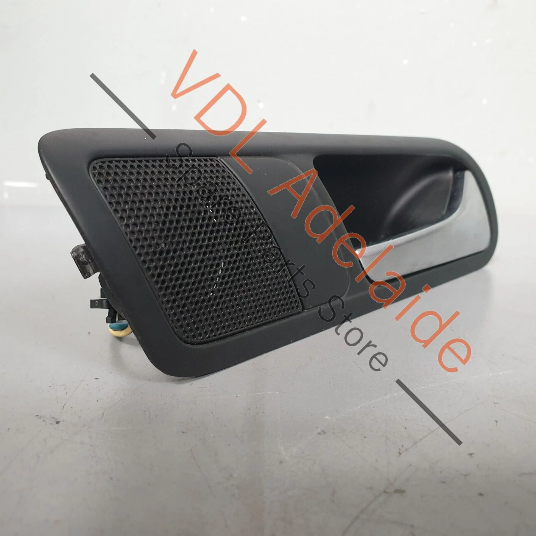 VW R36 Passat 3C B6 Rear Right Interior Door Handle with Speaker 3C4839114Q - Image 2