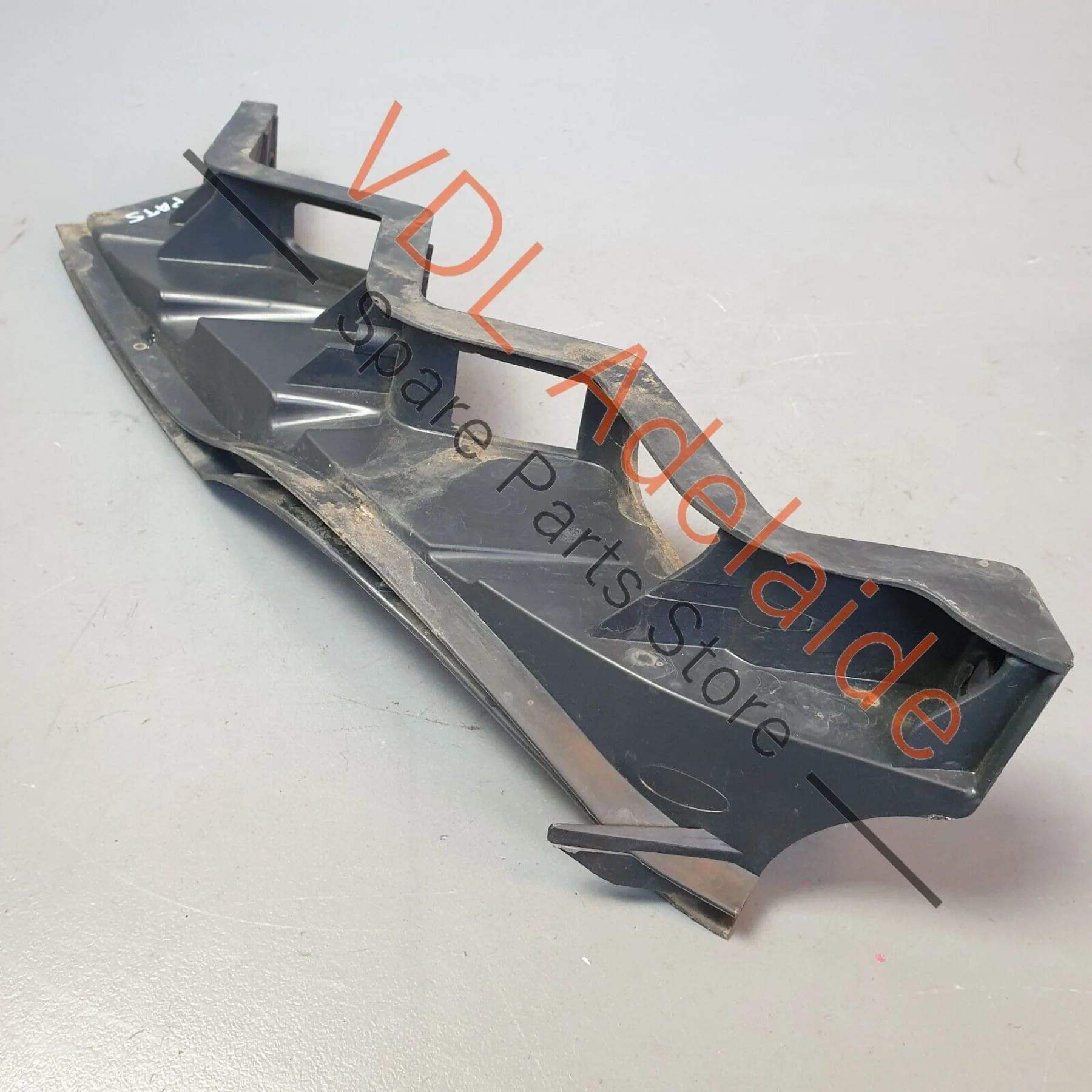 VW R36 Passat 3C B6 Right Front Bumper Profile Guide Bracket 3C0807890A - Image 3