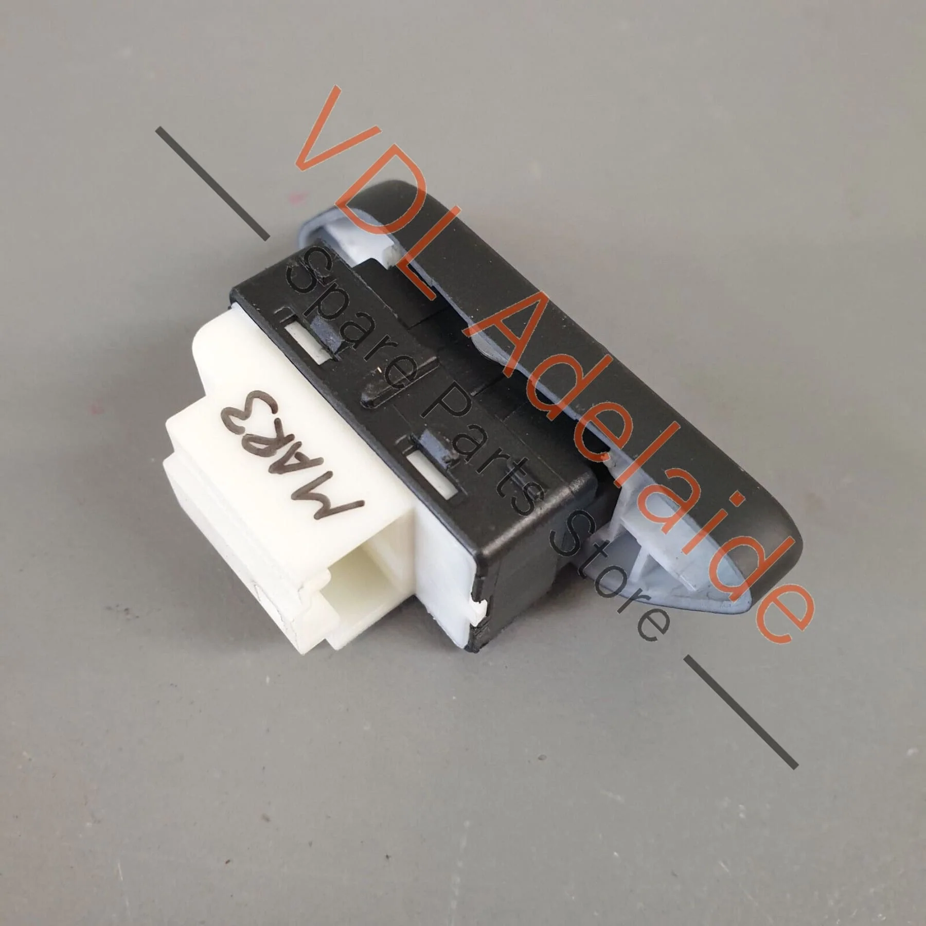 VW Polo GTi Mk5 6R Drivers Door RHS Door Lock Button Switch for RHD 6C2962125B - Image 3