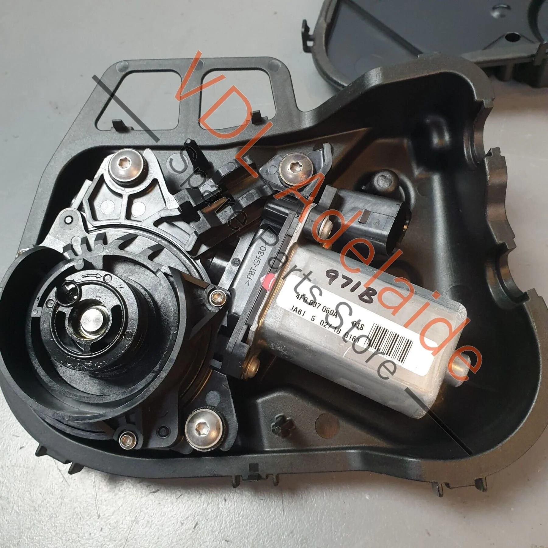 Porsche Panamera 971 Left Side LHS Door Closing Motor Drive Unit 4F0837059 - Image 2