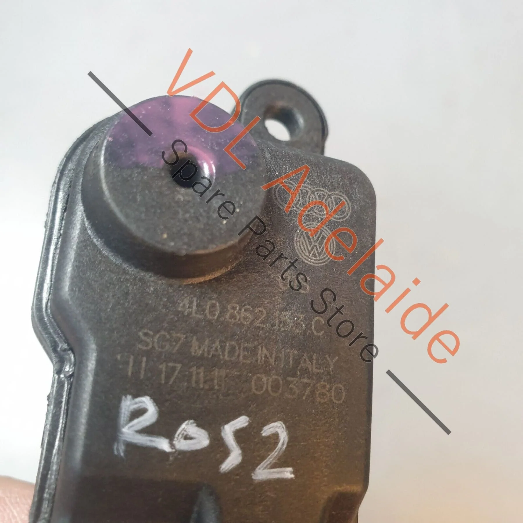 Audi Q7 6.0L V12 4L Fuel Filler Flap Release Throttle Control Element 4L0862153C - Image 2