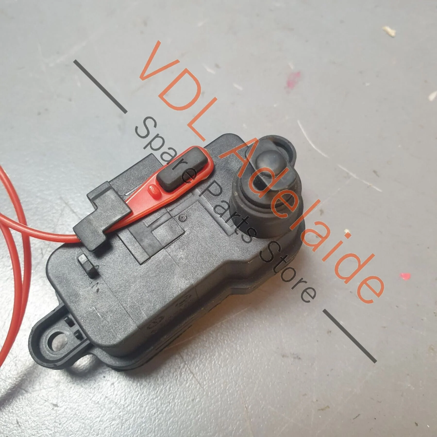 Audi Q7 6.0L V12 4L Fuel Filler Flap Release Throttle Control Element 4L0862153C - Image 4