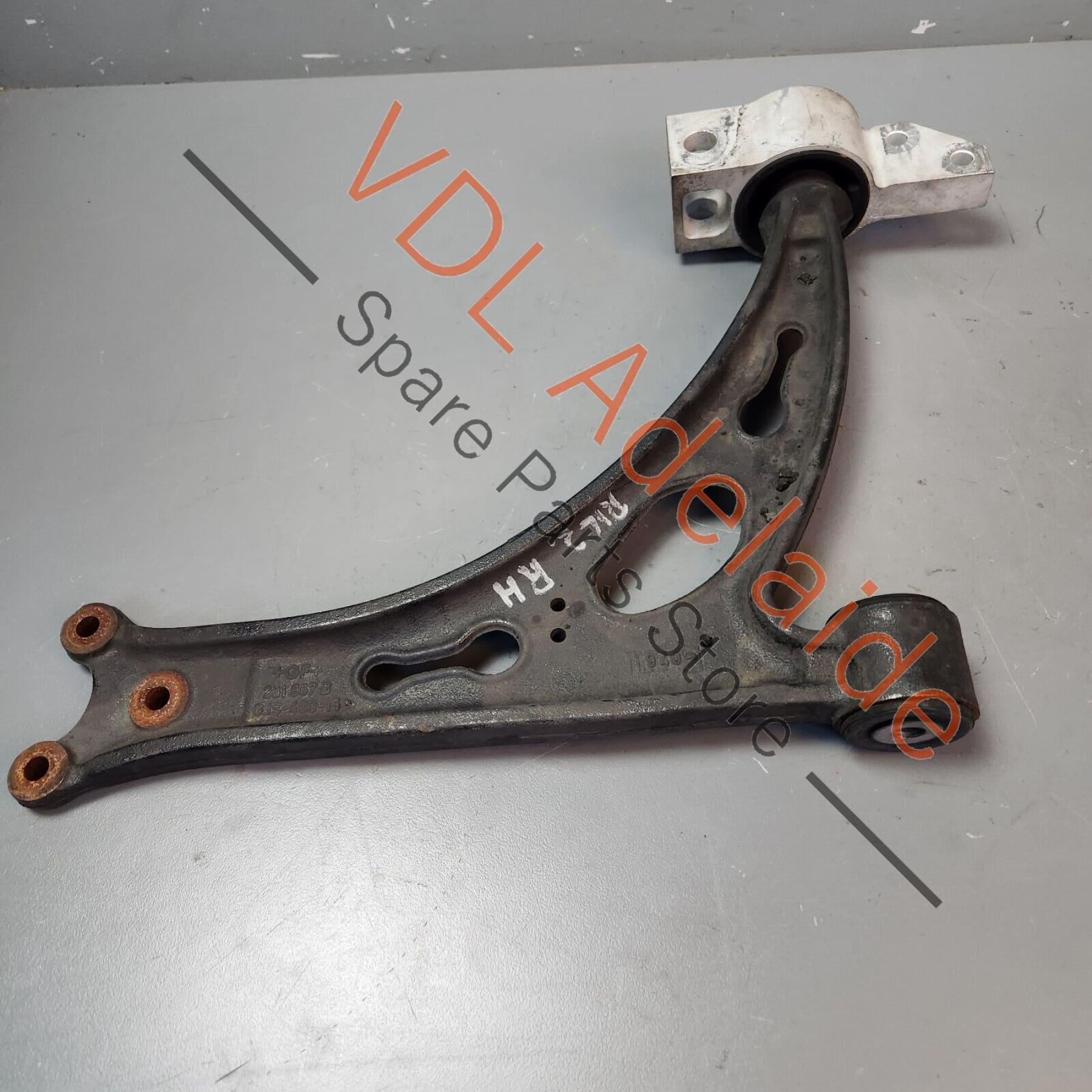 VW Golf MK5 R32 MK6 R Cast Front Suspension Lower Control Arm Right Side - Image 3