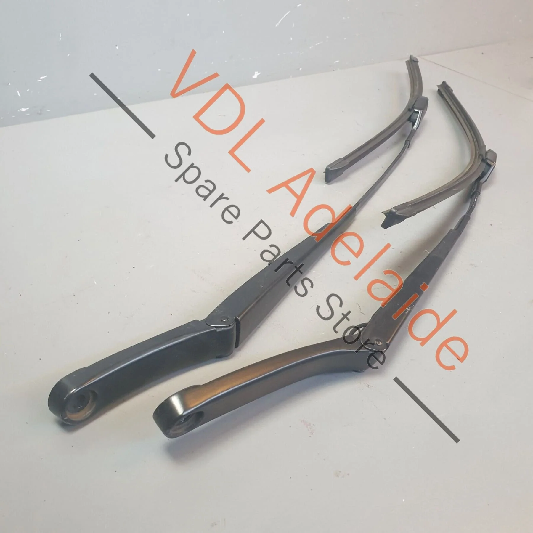 VW R36 Passat 3C B6 Pair of Windscreen Wiper Arms for RHD - Image 2