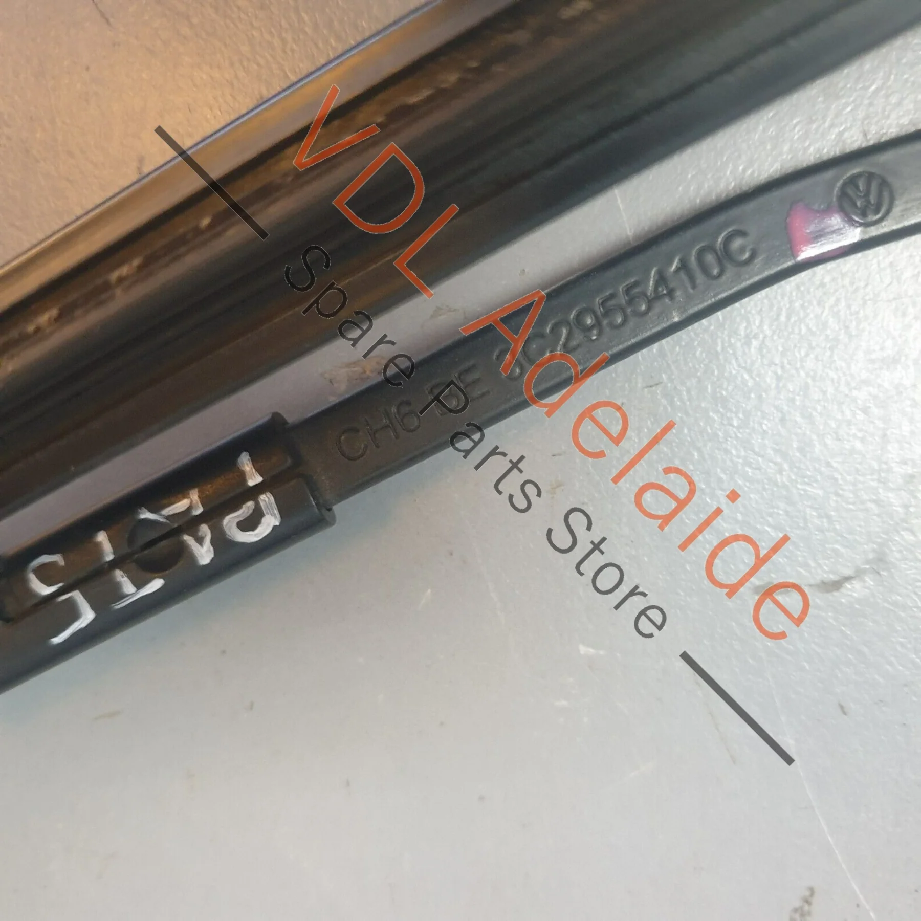 VW R36 Passat 3C B6 Pair of Windscreen Wiper Arms for RHD - Image 5