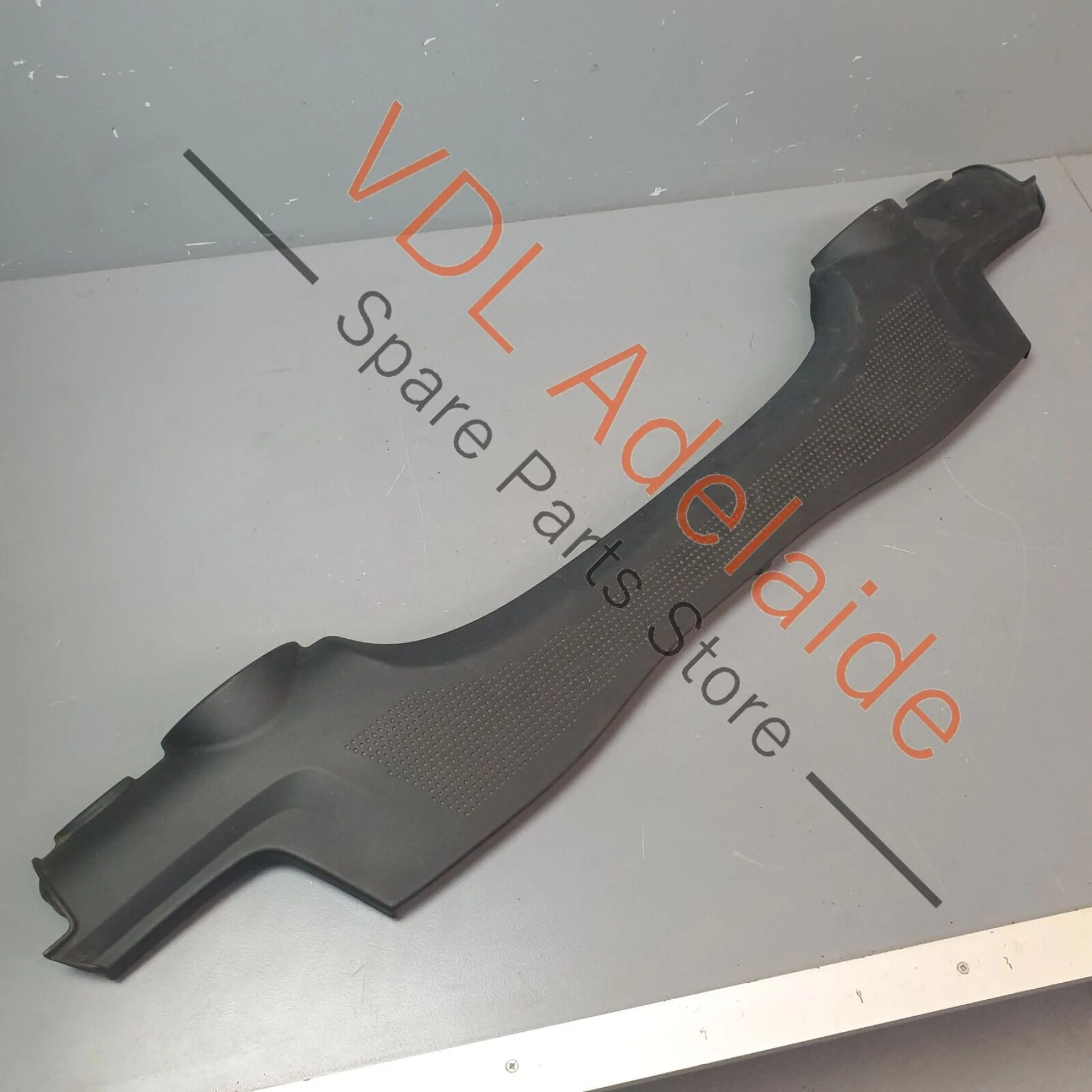 Volkswagen VW Touareg 7L Engine Bay Cowling Panel for V10 7L6805283N