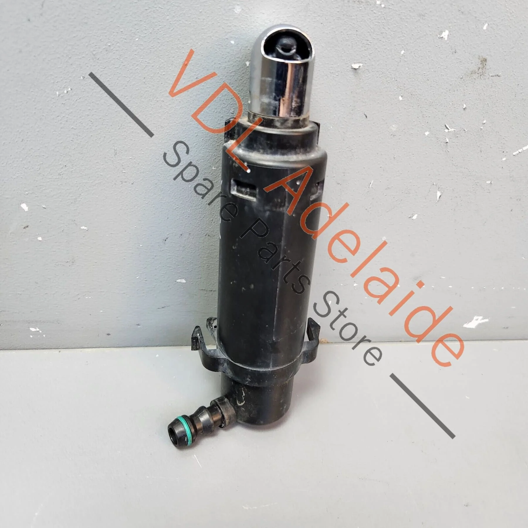 Porsche 911 Cayman R 987 Headlight Washer Nozzle Jet 99762816301 Left or Right
