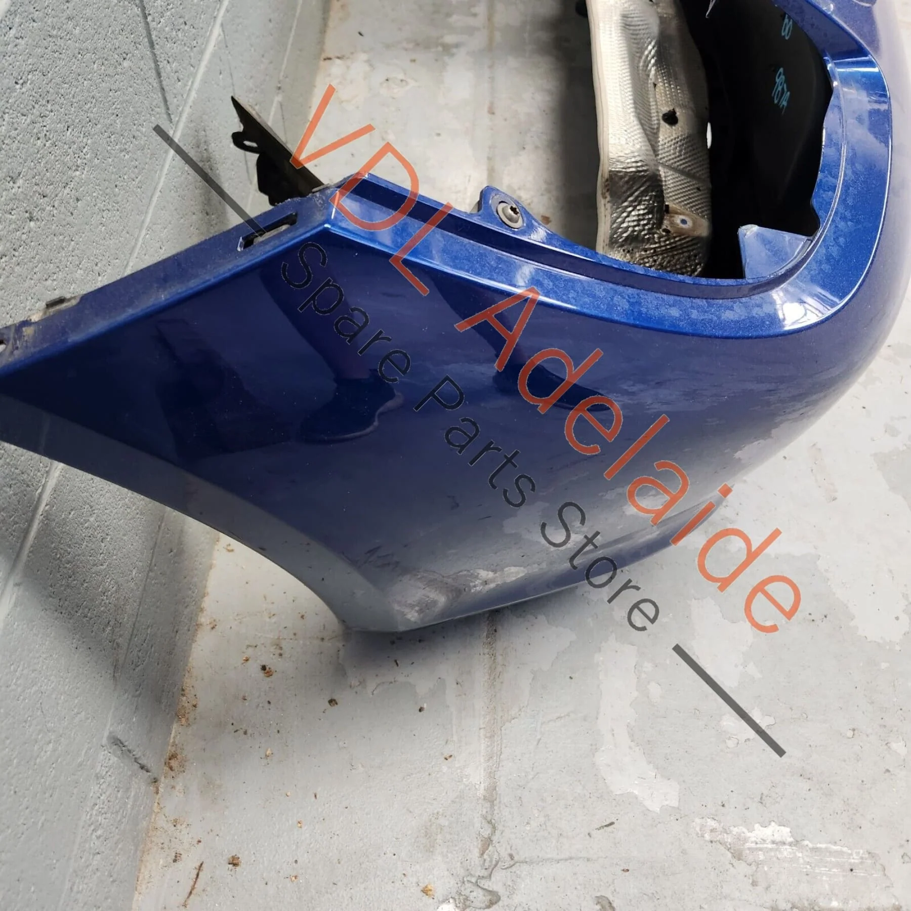 Porsche Cayman R 987 Back Rear Trim Bumper Bar Cover Assembly - Image 11