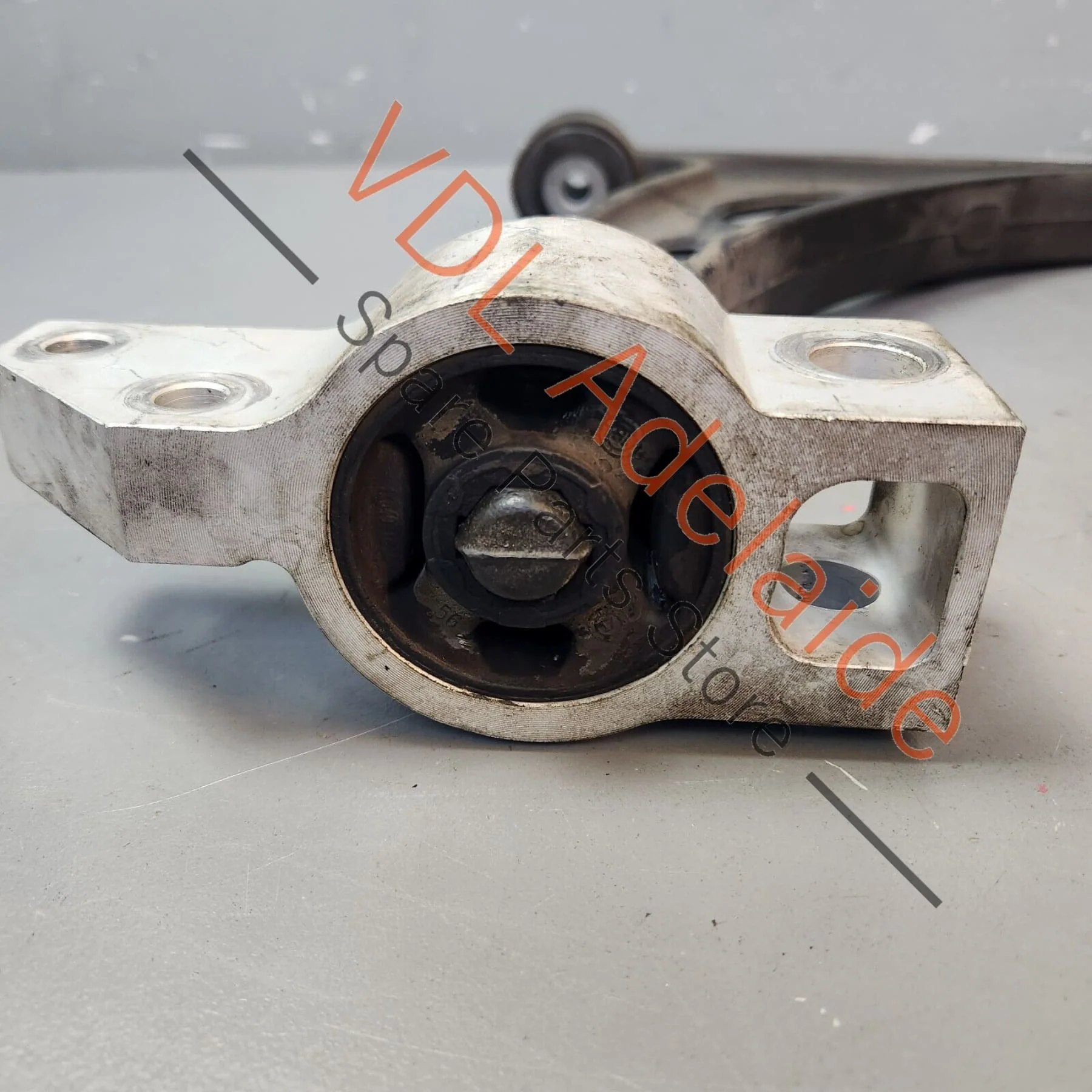 VW Golf MK5 R32 Front Left Lower Control Arm Wishbone - Image 3