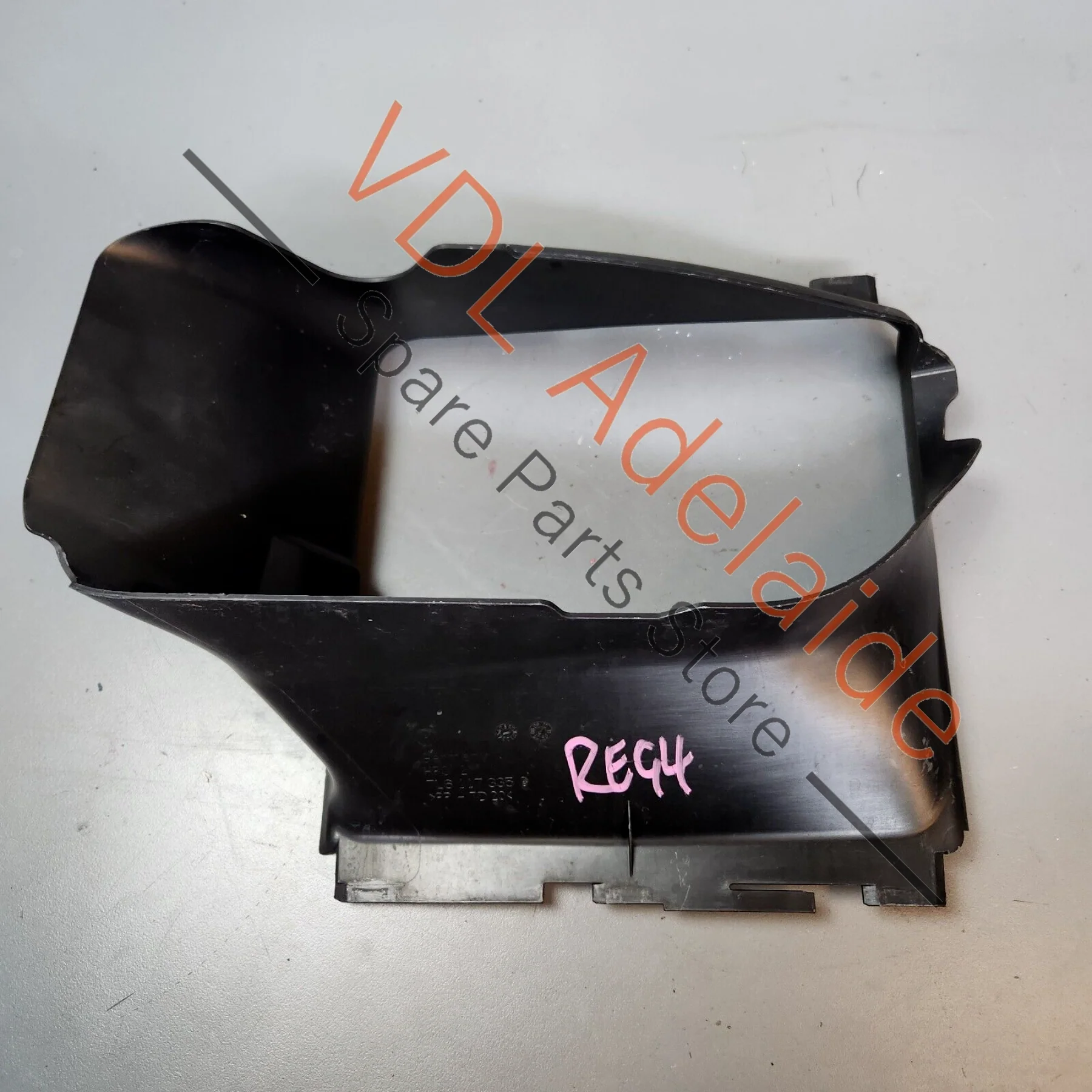VW Touareg 7L R50 Intercooler Air Guide Left Side Front 7L6117335B
