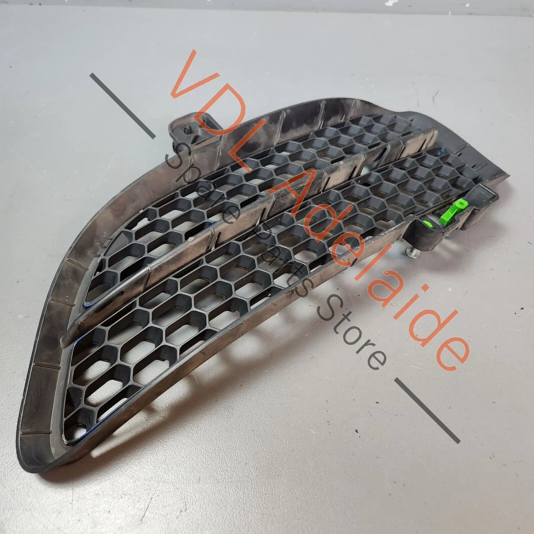 VW Touareg 7L R50 Left Side Lower Bumper Vent Grille Fog Light Surround Trim - Image 6