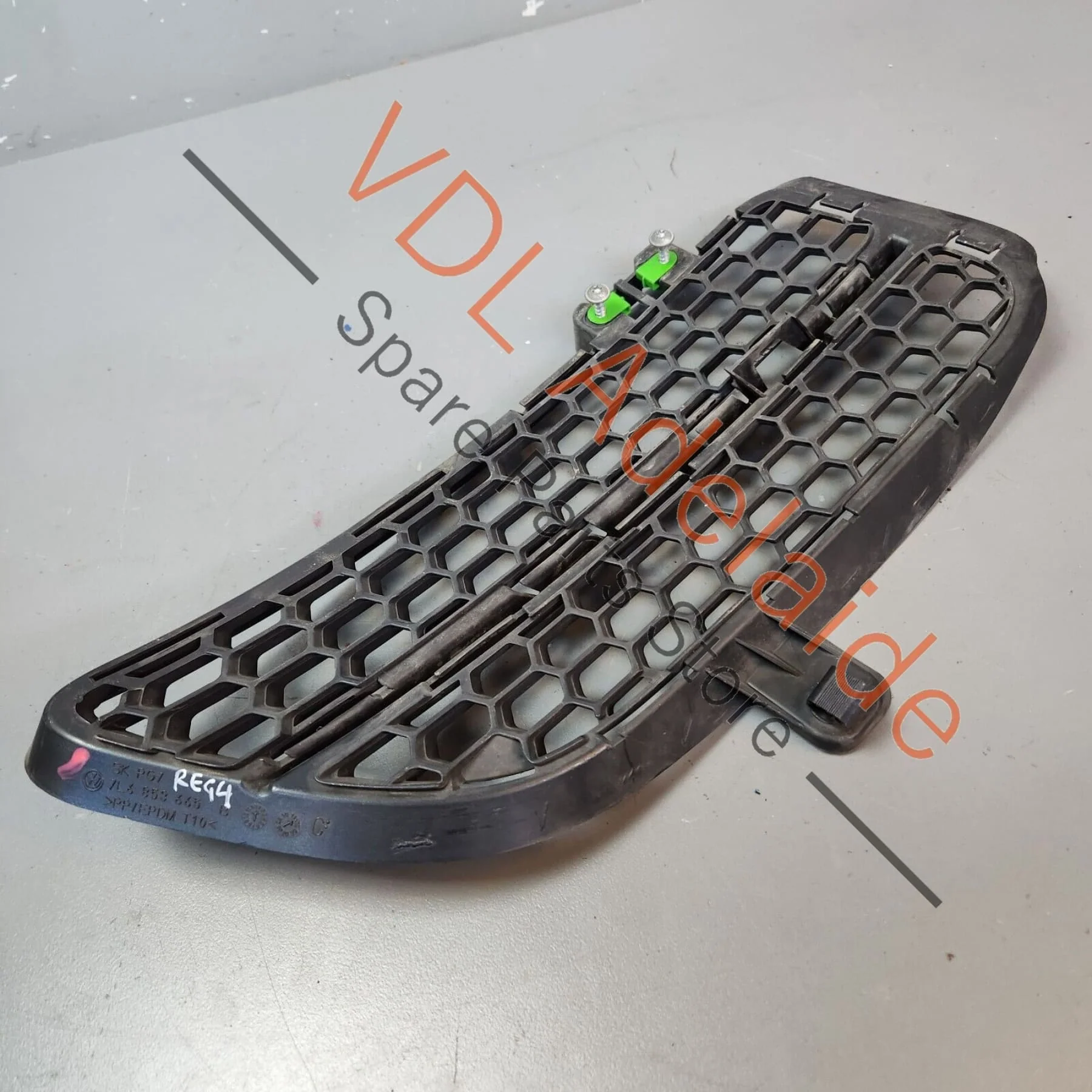 VW Touareg 7L R50 Left Side Lower Bumper Vent Grille Fog Light Surround Trim - Image 7