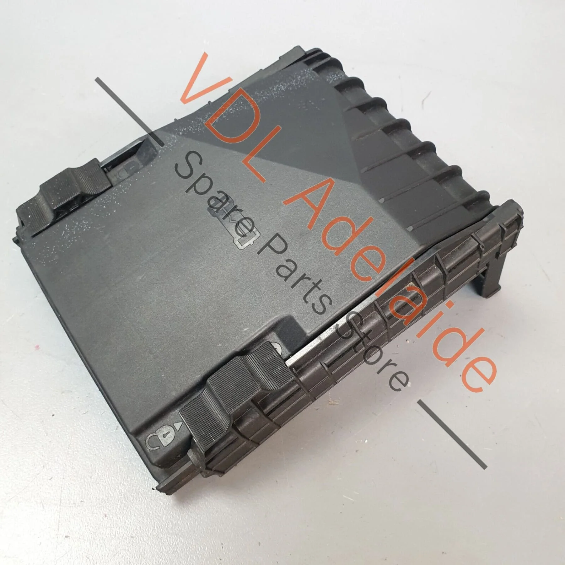 VW Golf MK5 MK6 Cover Lid For Fuse Box / Relay Plate 1K0937132F - Image 6