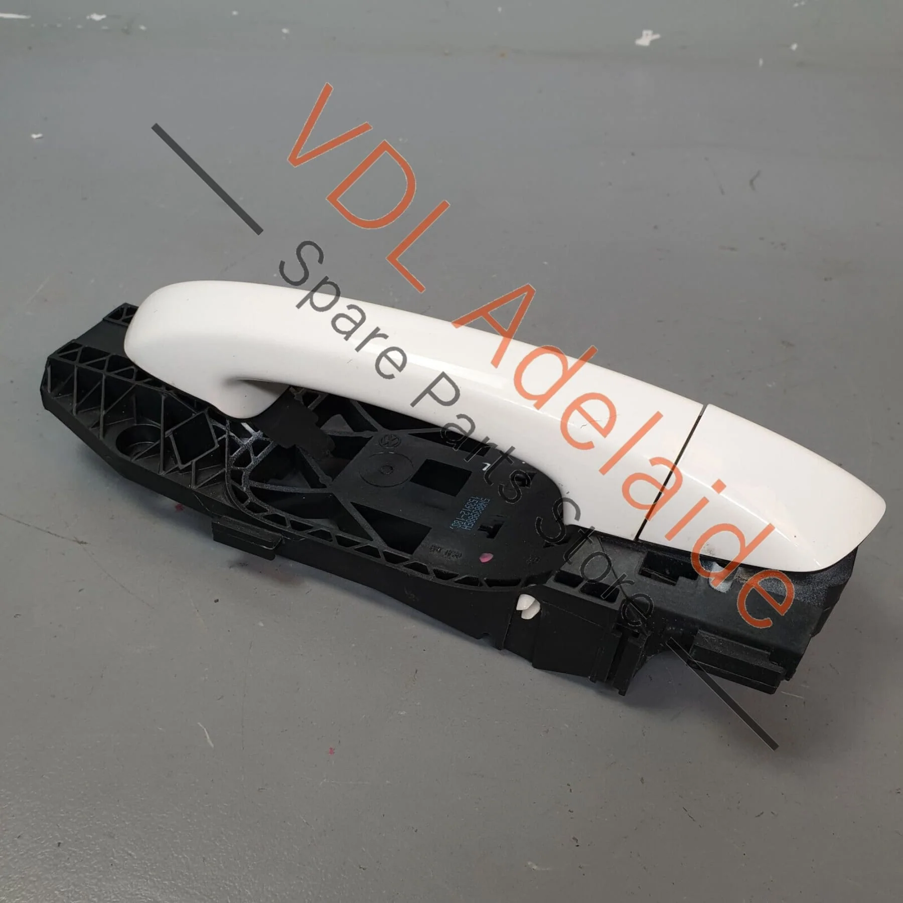 VW Golf R MK6 Left Side Passenger Exterior Door Handle Candy White B4B4 - Image 2