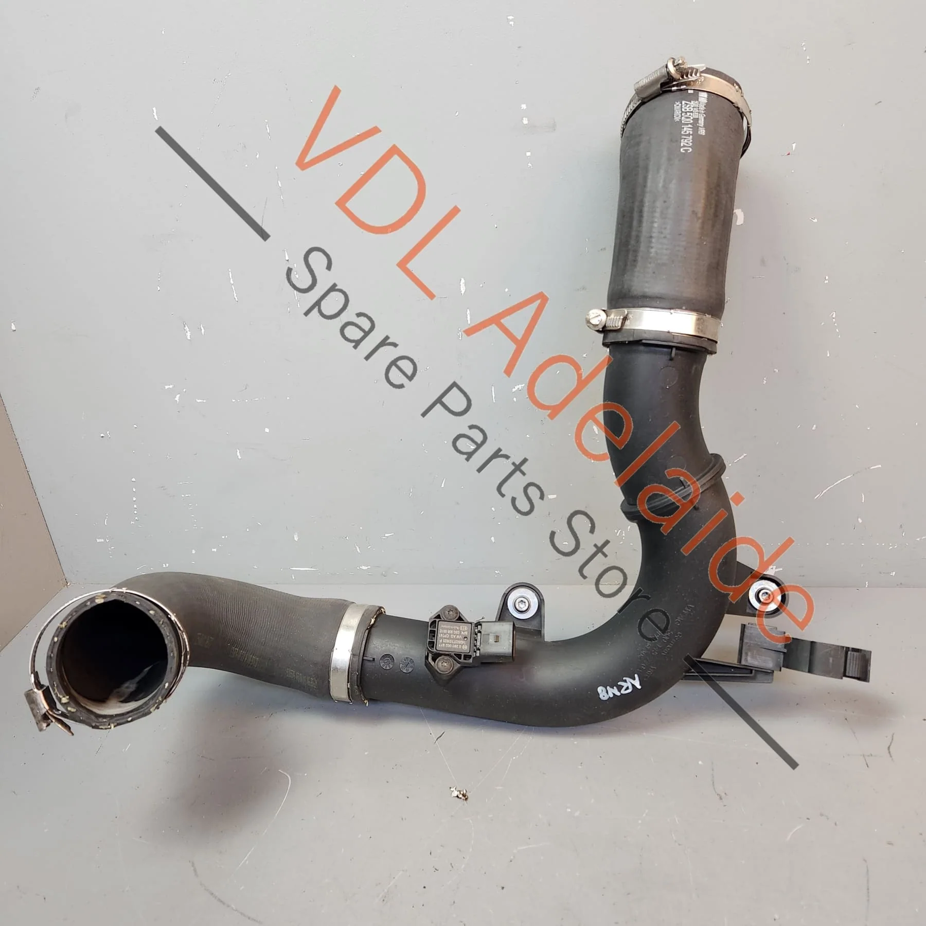 VW Golf R MK7 Charge Air Intercooler Pipe RHS - Image 6