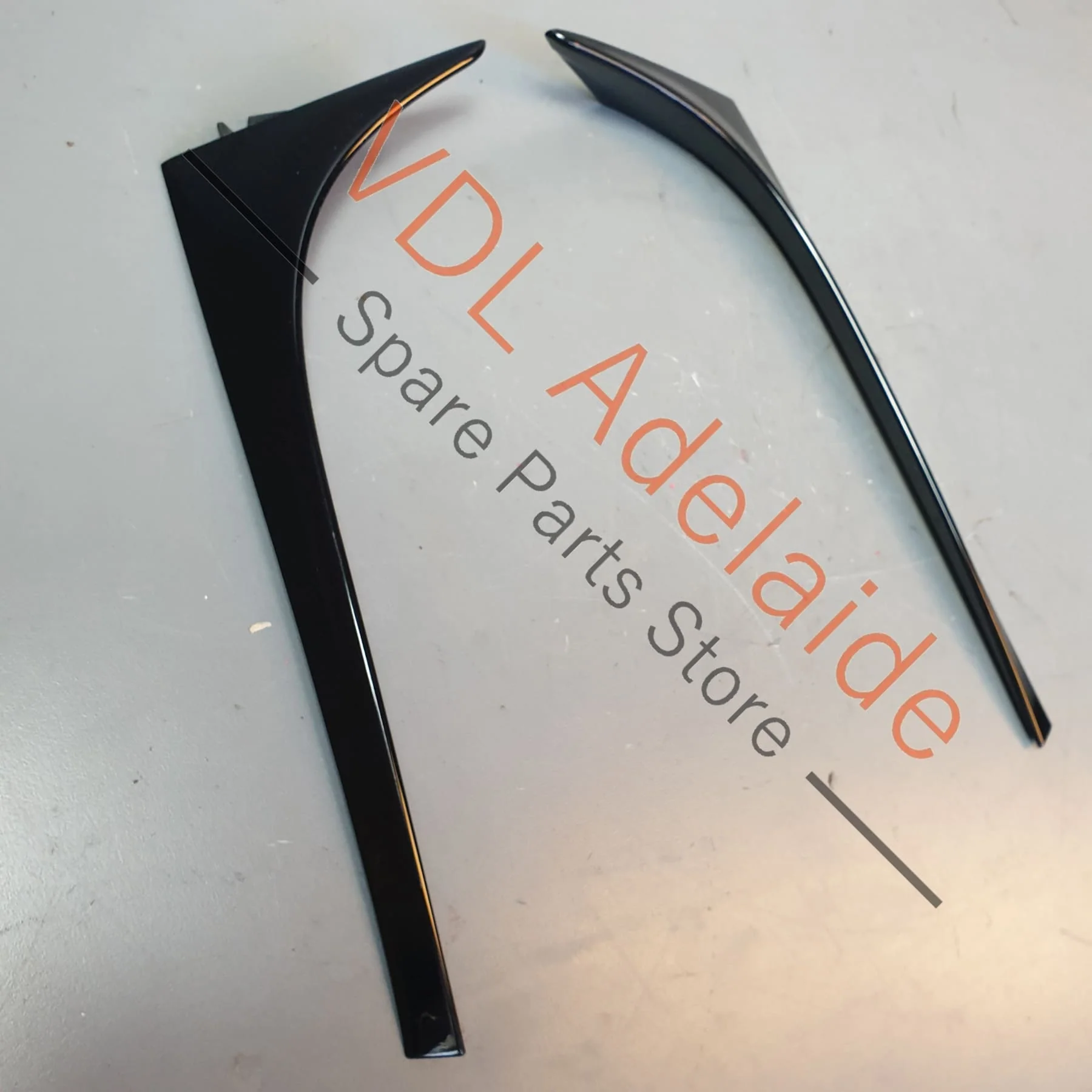 VW Golf R Mk7 Rear Spoiler Vertical Trim Left & Right 5G6805945C 5G6805946C - Image 3