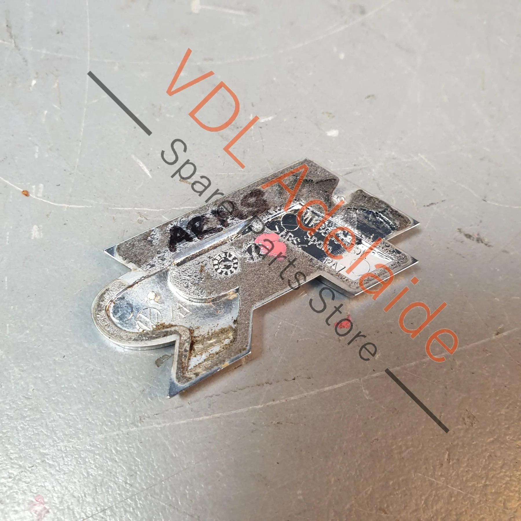 VW Golf R Mk7 Rear 'R' Tailgate Boot Lid Badge Inscription 1K8853675K - Image 4