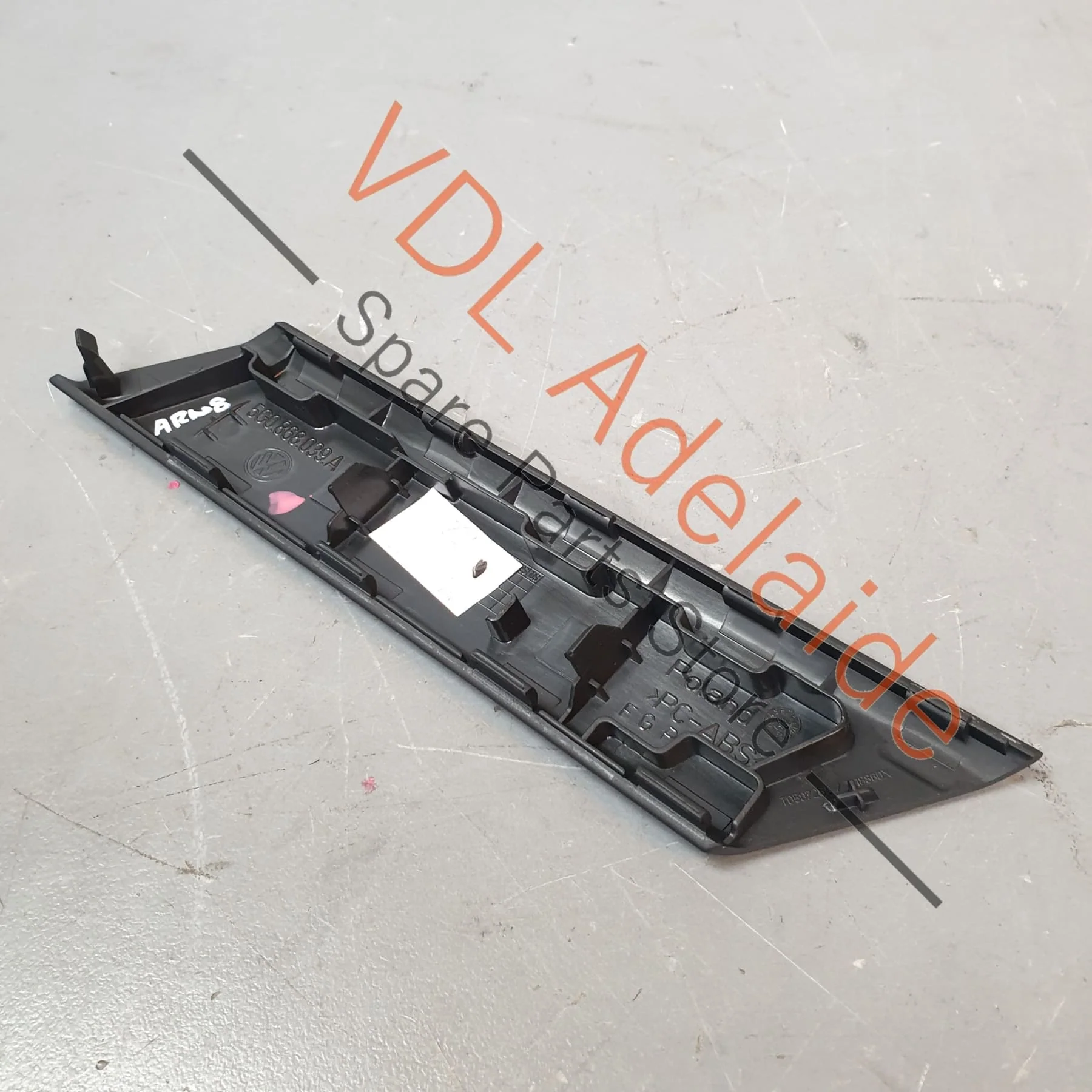 VW Golf Mk7 Trim for Left Side Interior Door Pull Handle 5G0868039A - Image 4