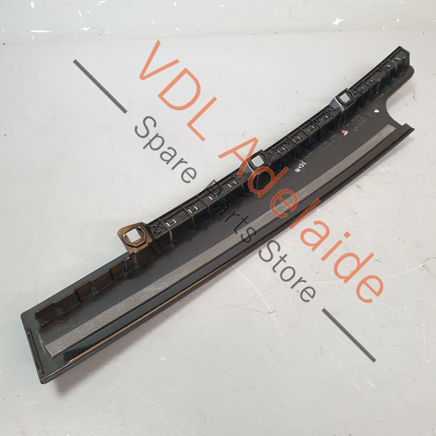VW Golf R Mk7 Front Left Door B-Pillar Window Frame Exterior Trim 5G4837889A - Image 5