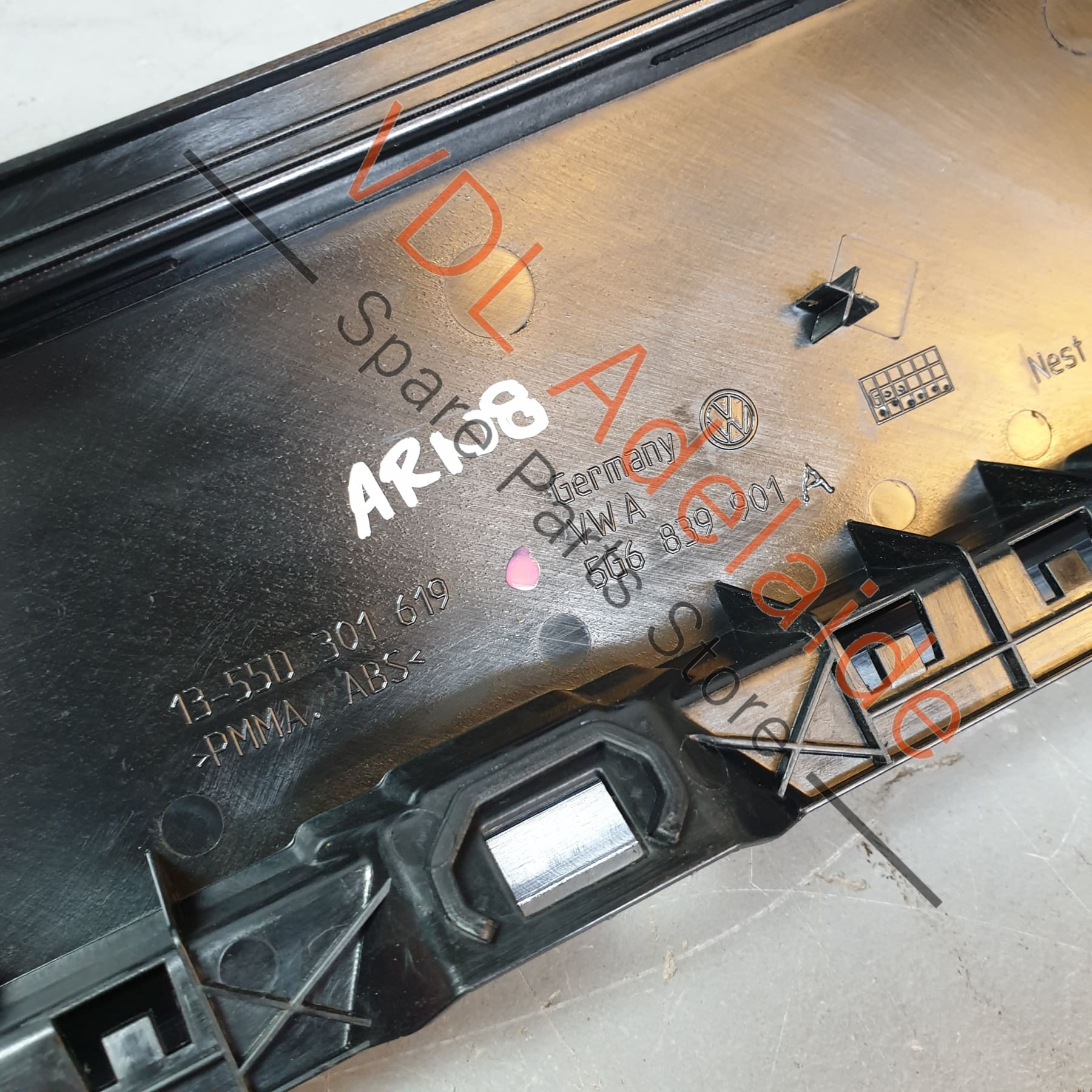 VW Golf R Mk7 Rear Left Door B-Pillar Window Frame Exterior Trim 5G6839901A - Image 3
