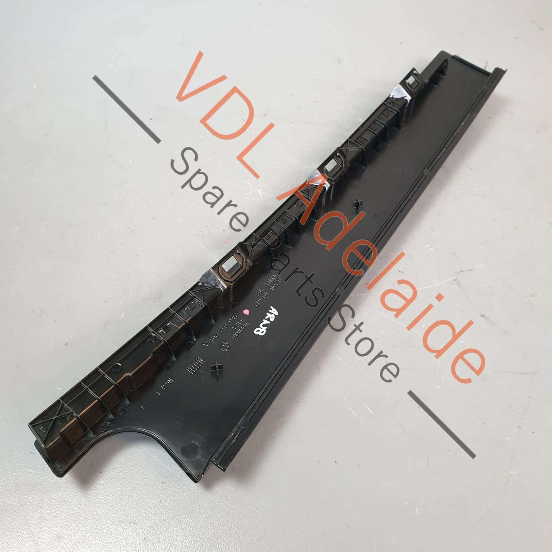 VW Golf R Mk7 Rear Left Door B-Pillar Window Frame Exterior Trim 5G6839901A - Image 4