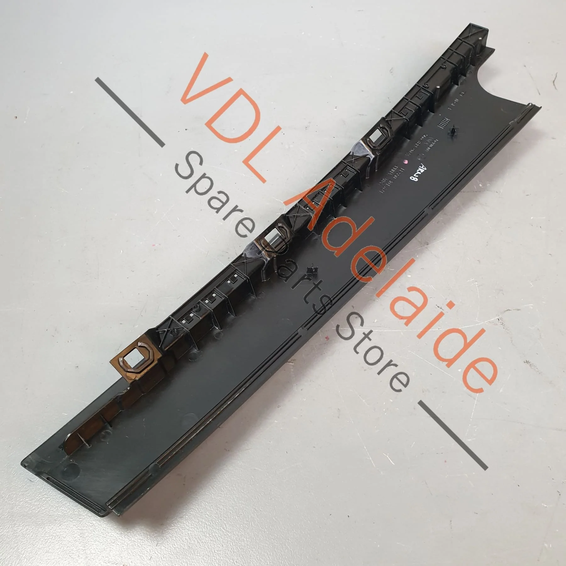 VW Golf R Mk7 Rear Right Door B-Pillar Window Frame Exterior Trim 5G6839902A - Image 4