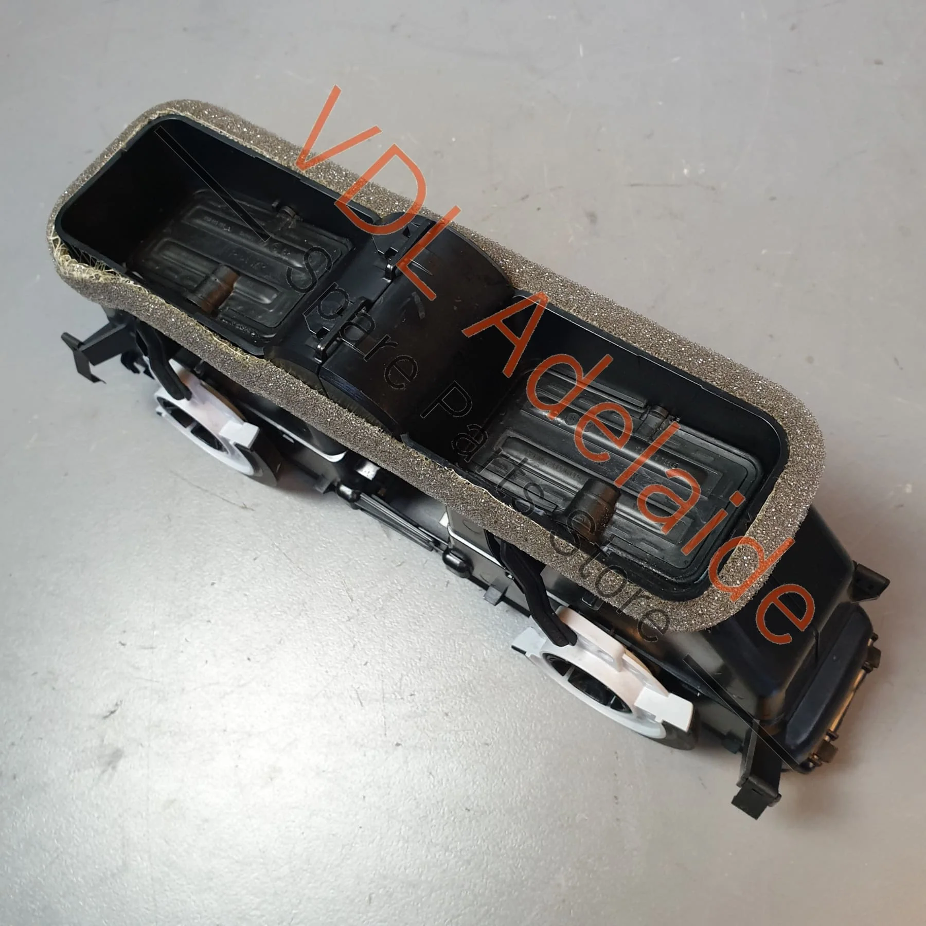 VW Golf R Mk7 Centre Middle Double Dash AC Air-Conditioning Vent for RHD - Image 4