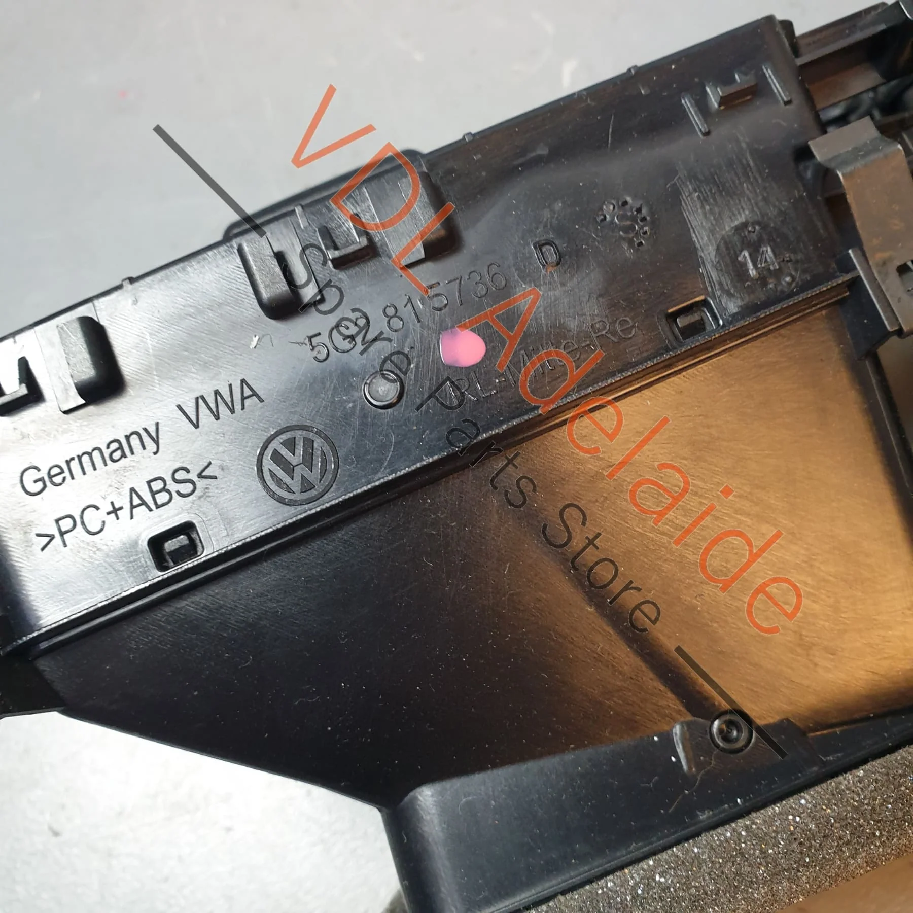 VW Golf R Mk7 Centre Middle Double Dash AC Air-Conditioning Vent for RHD - Image 7
