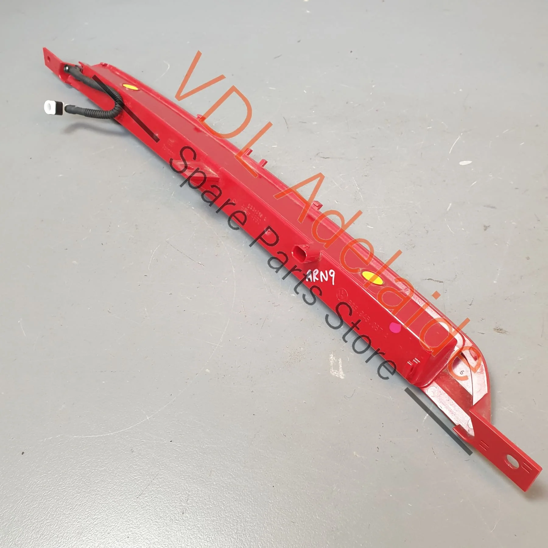 VW Golf MK7 7.5 Gti R Spoiler Mounted 3rd Brake Light Middle 5G6945087A - Image 4